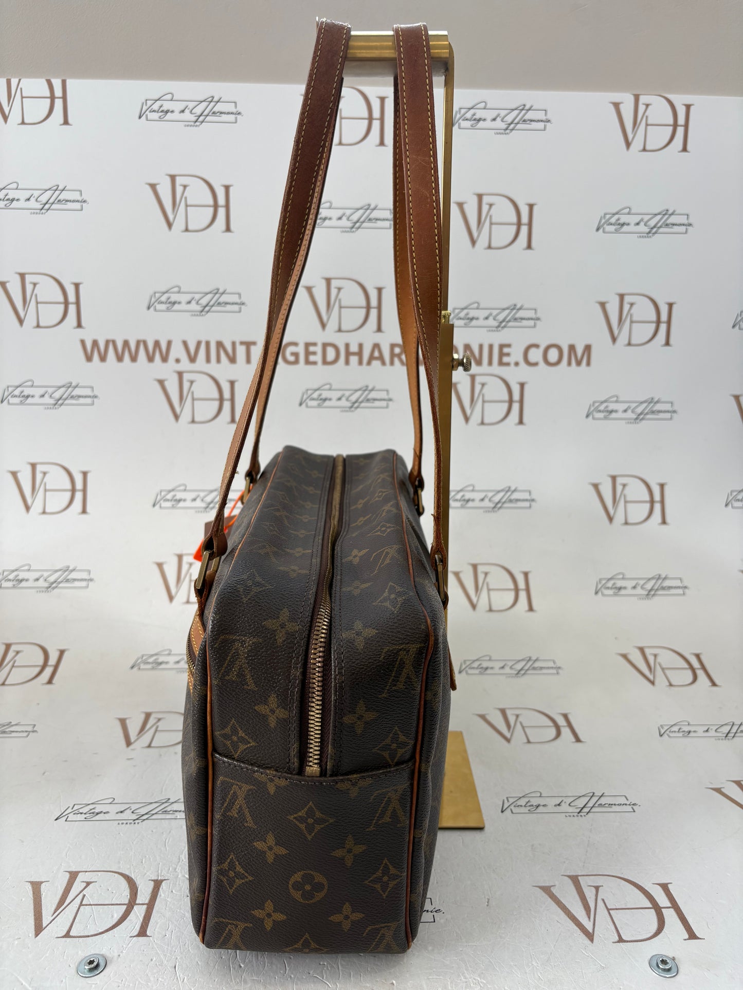 018776 - Louis Vuitton Cite GM