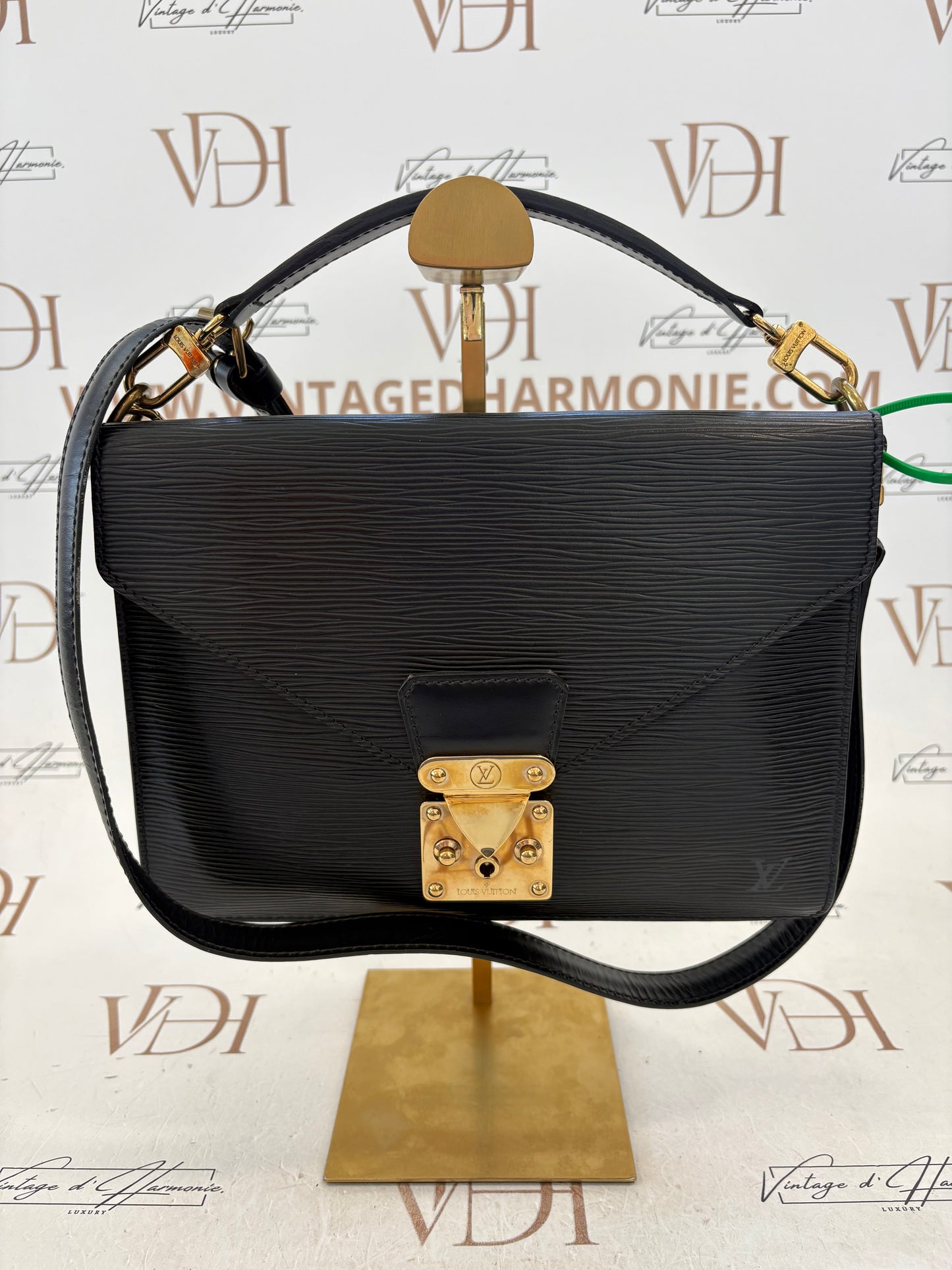 017133 - Louis Vuitton Epi Biface
