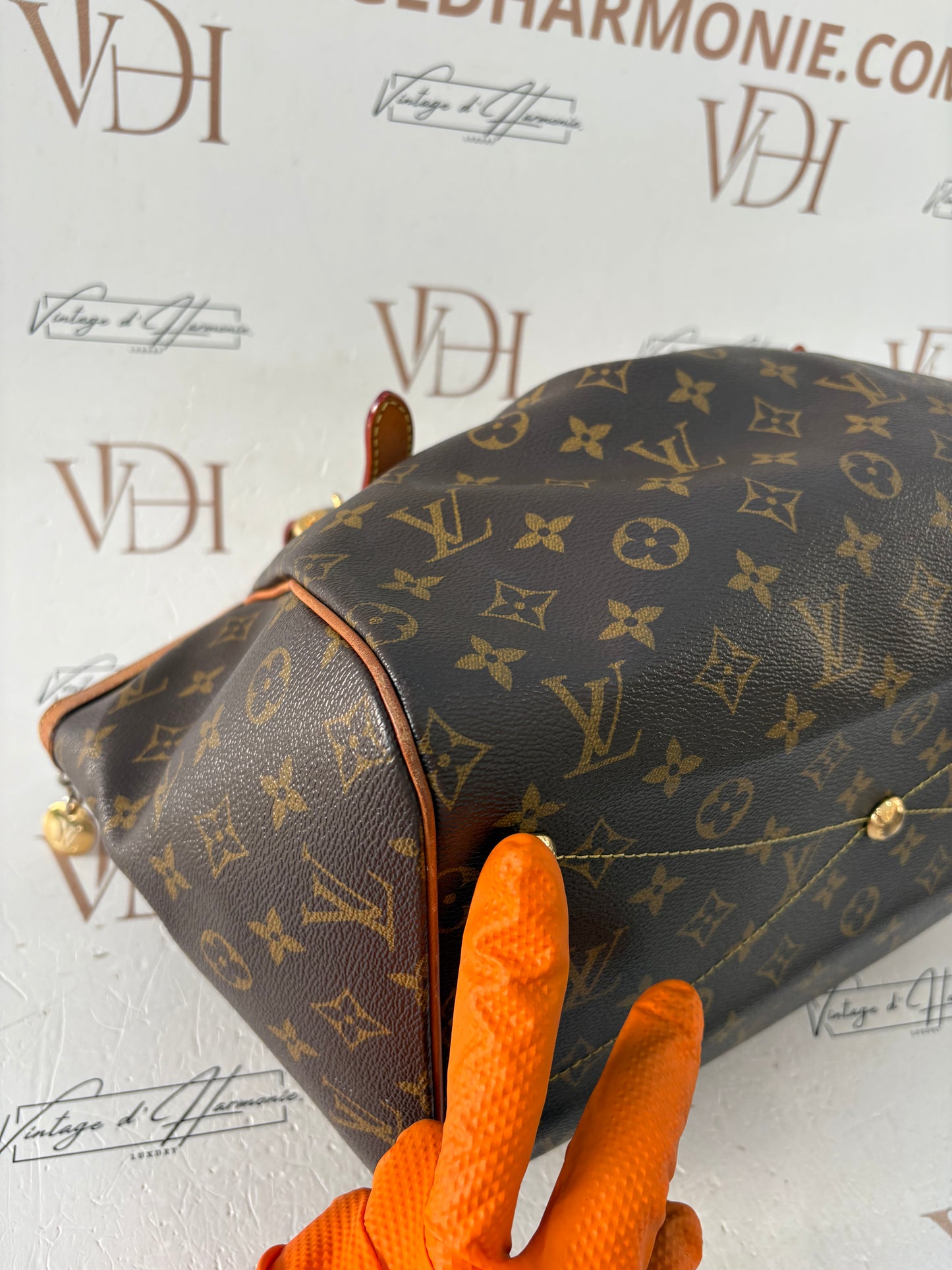 201661 - Louis Vuitton Tivoli
