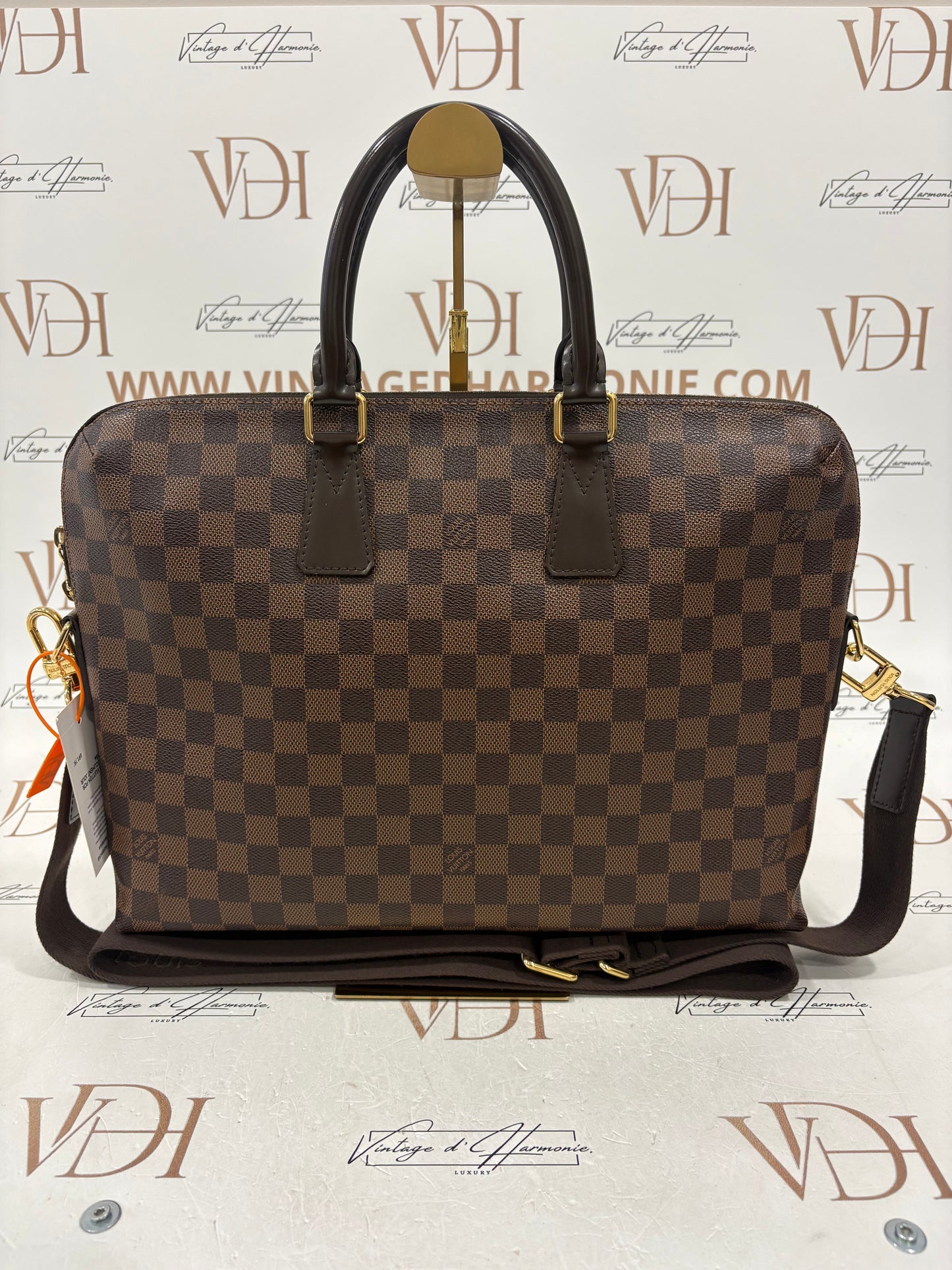 018869 - Louis Vuitton Porte Document Jour