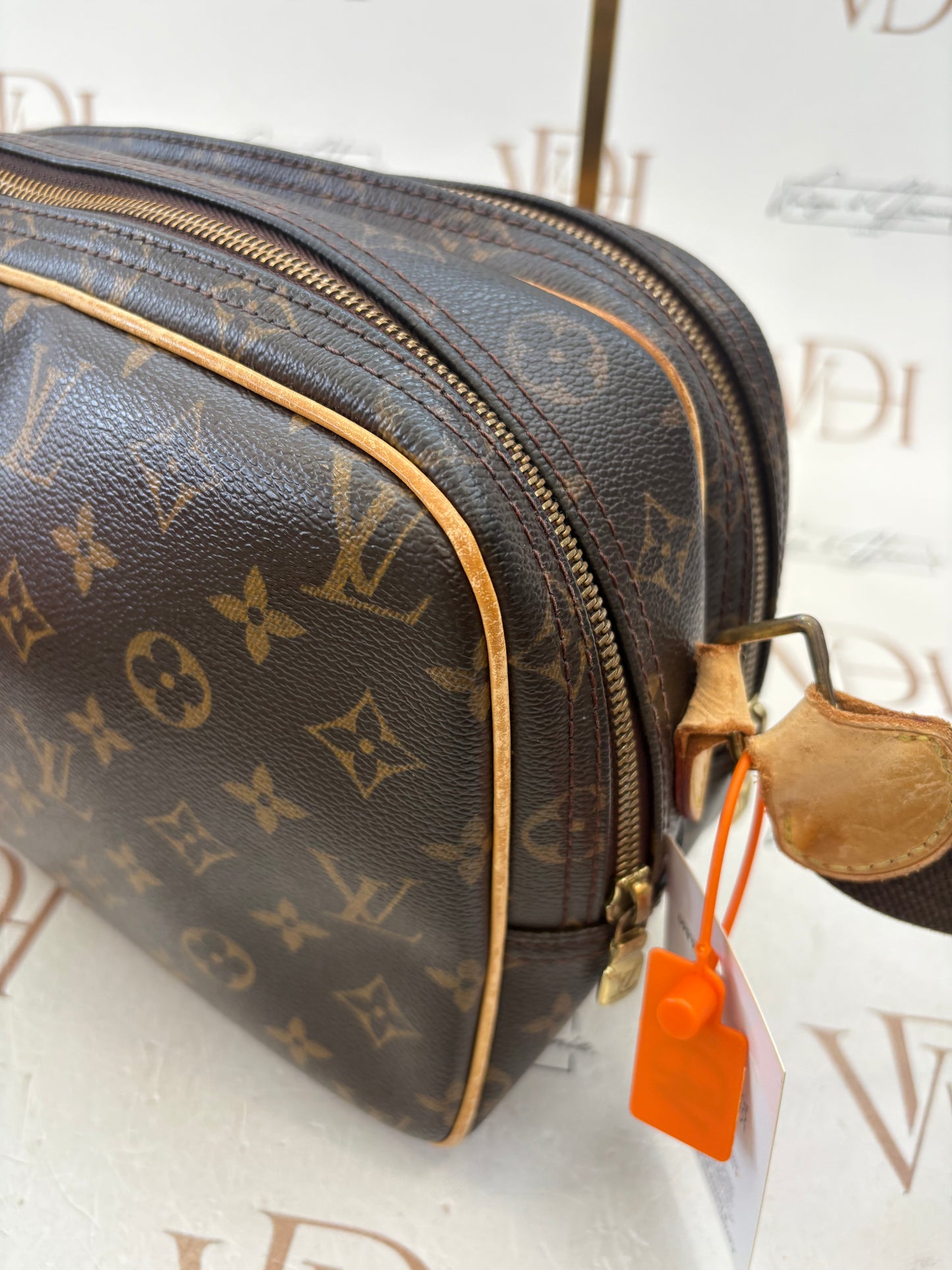 018692 - Louis Vuitton Reporter PM