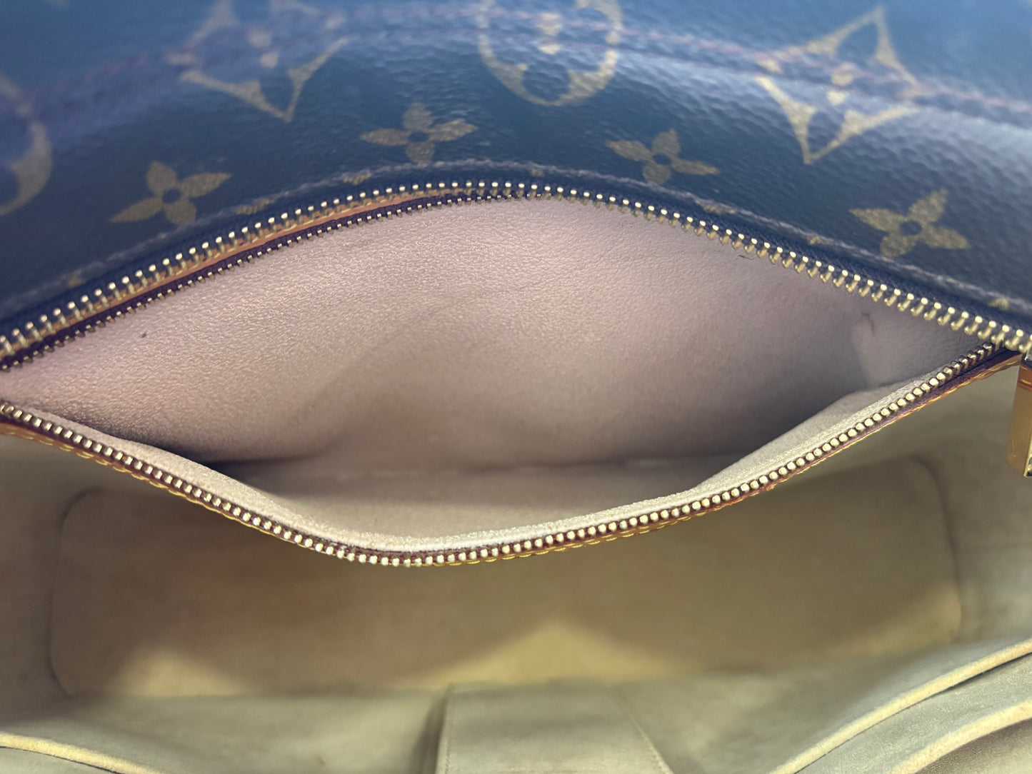 018763 - Louis Vuitton Luco