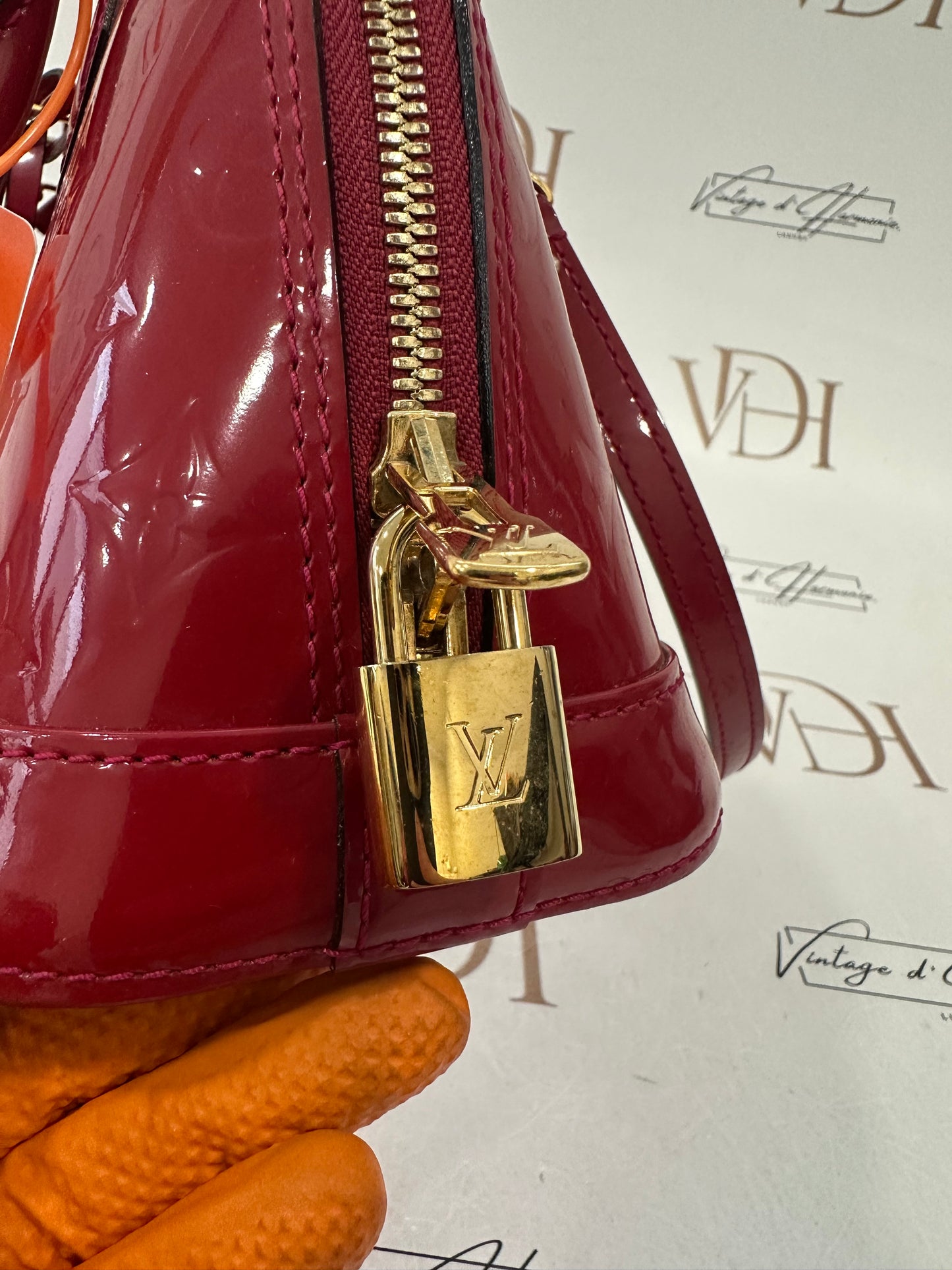 382849 - Louis Vuitton Alma BB Vernis