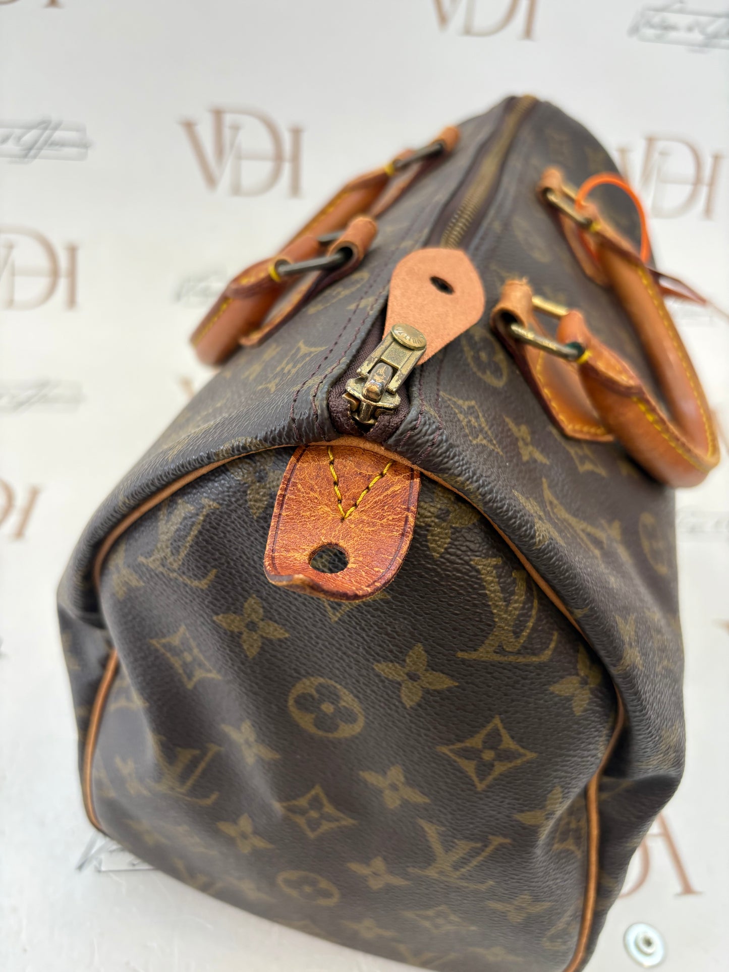 018801 - Louis Vuitton Speedy 30