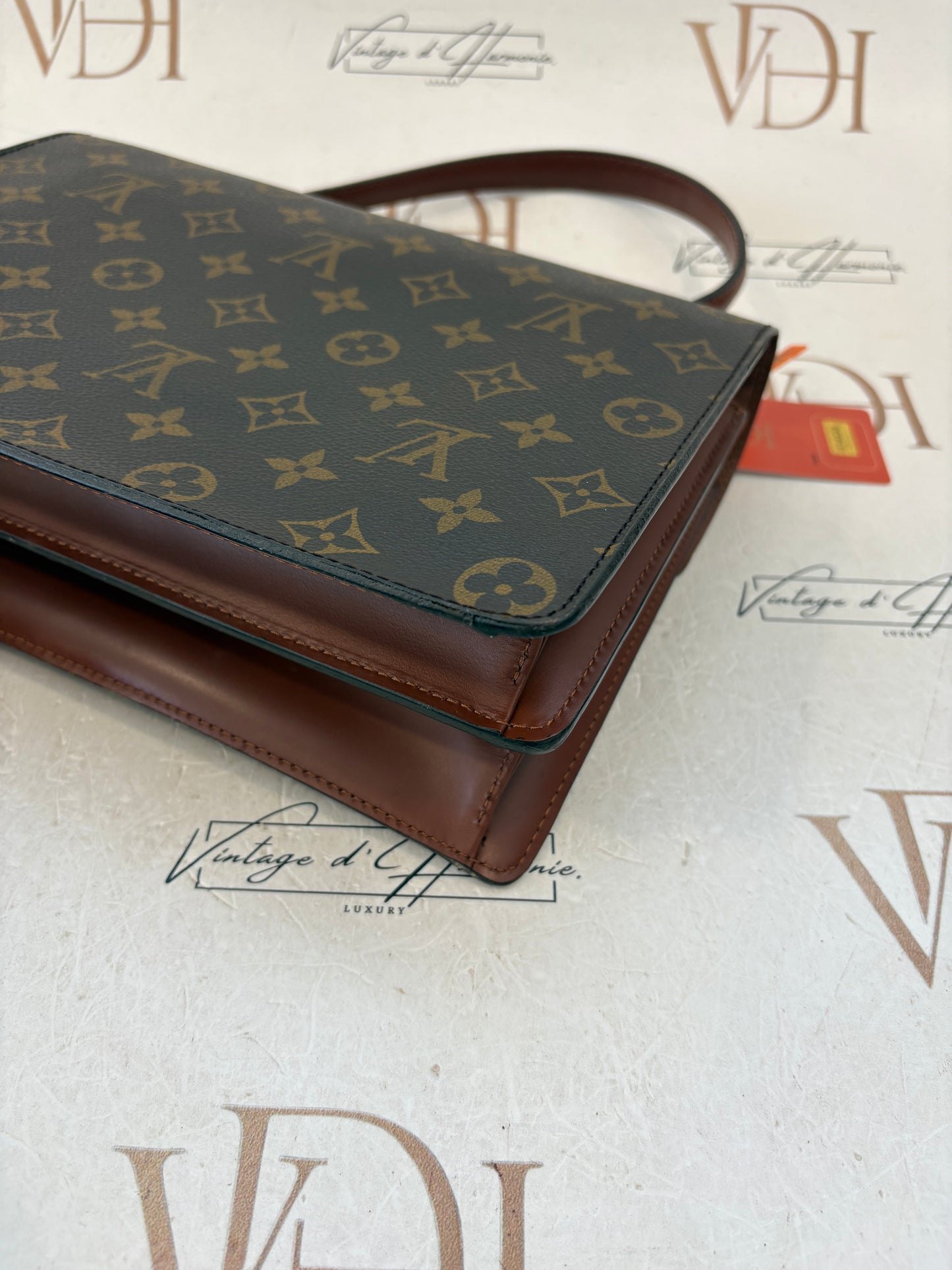 018220 - Louis Vuitton Concorde