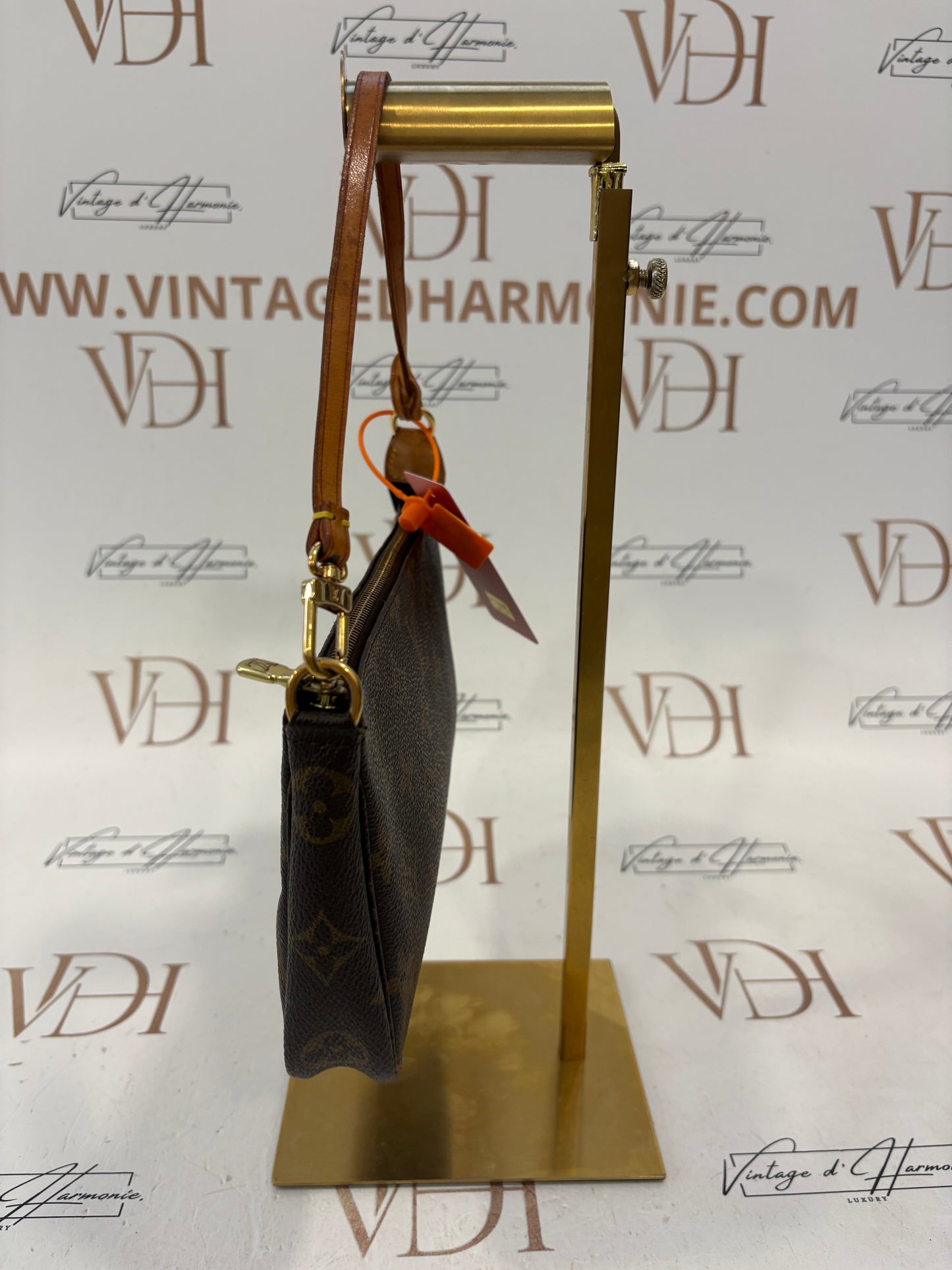 018265 - Louis Vuitton Pochette Accessoires