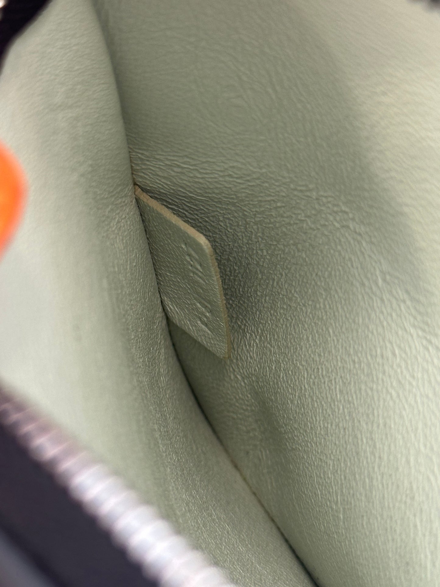 382305 - Celine Trapeze
