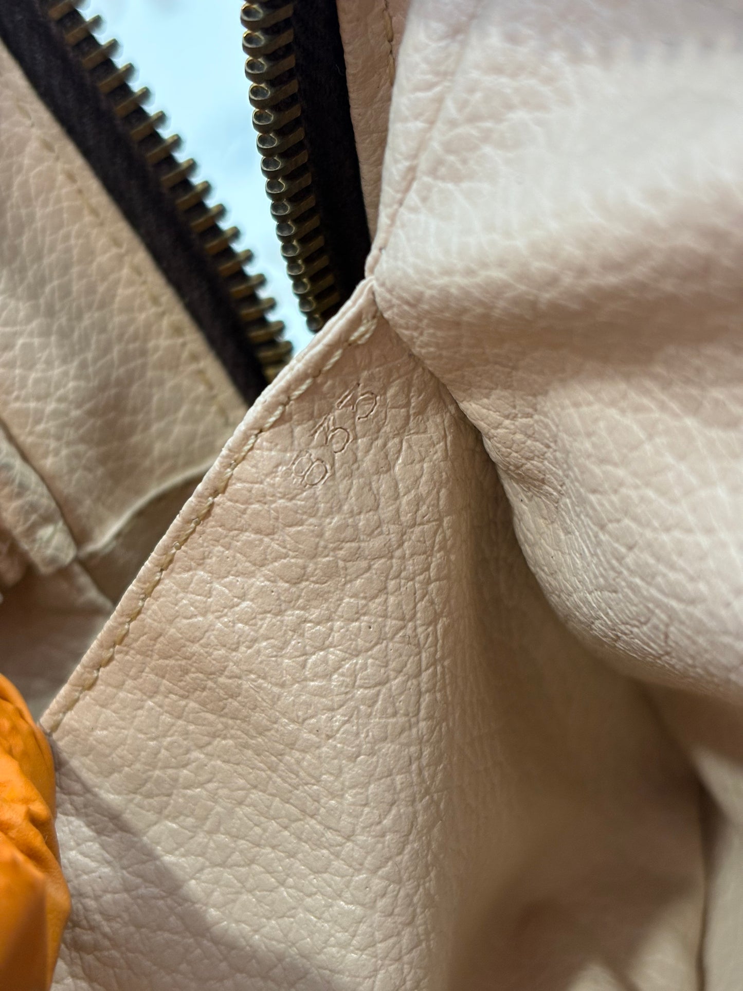 018700 - Louis Vuitton Trousse Toilette 23
