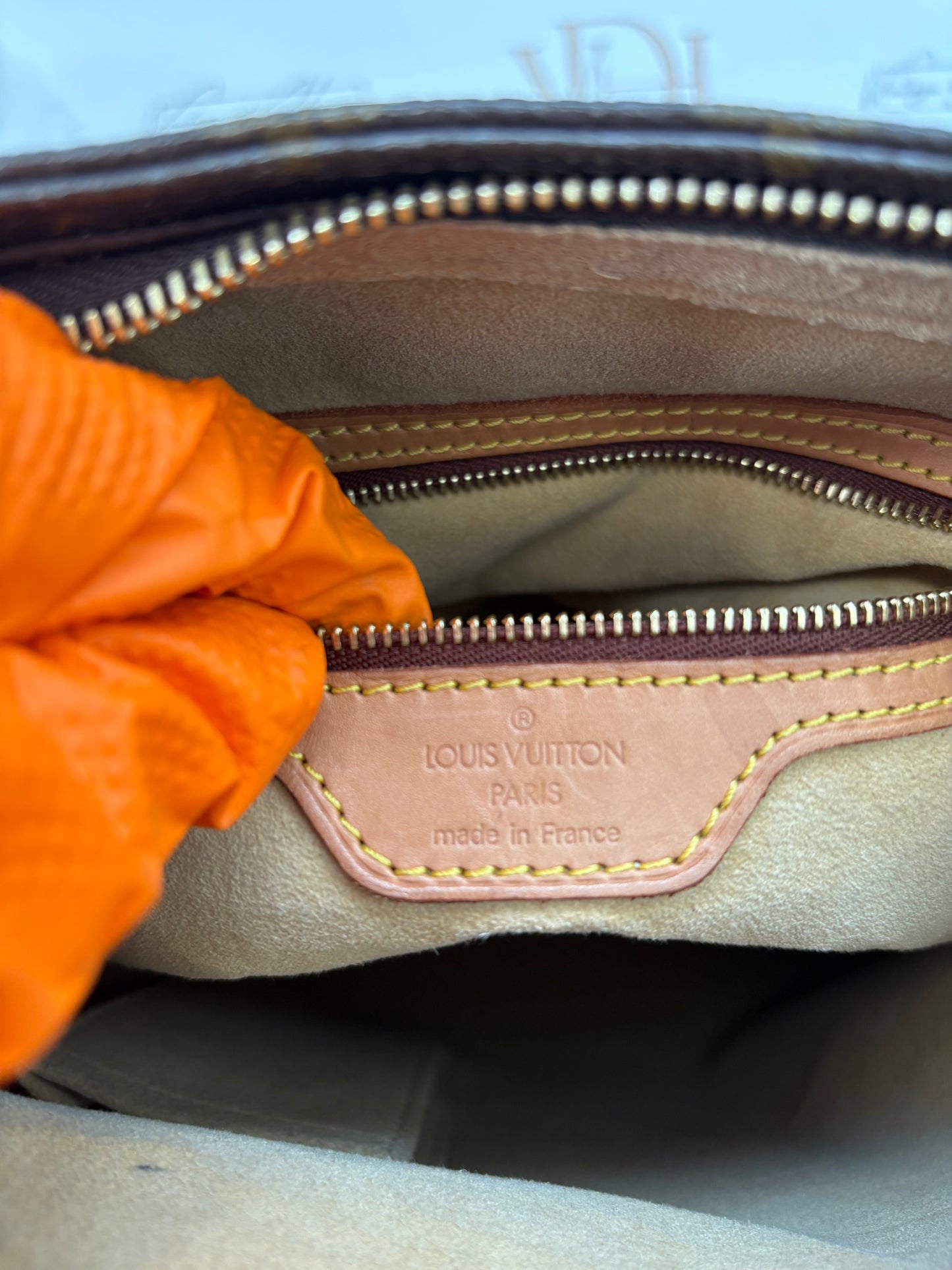 018100 - Louis Vuitton Looping GM