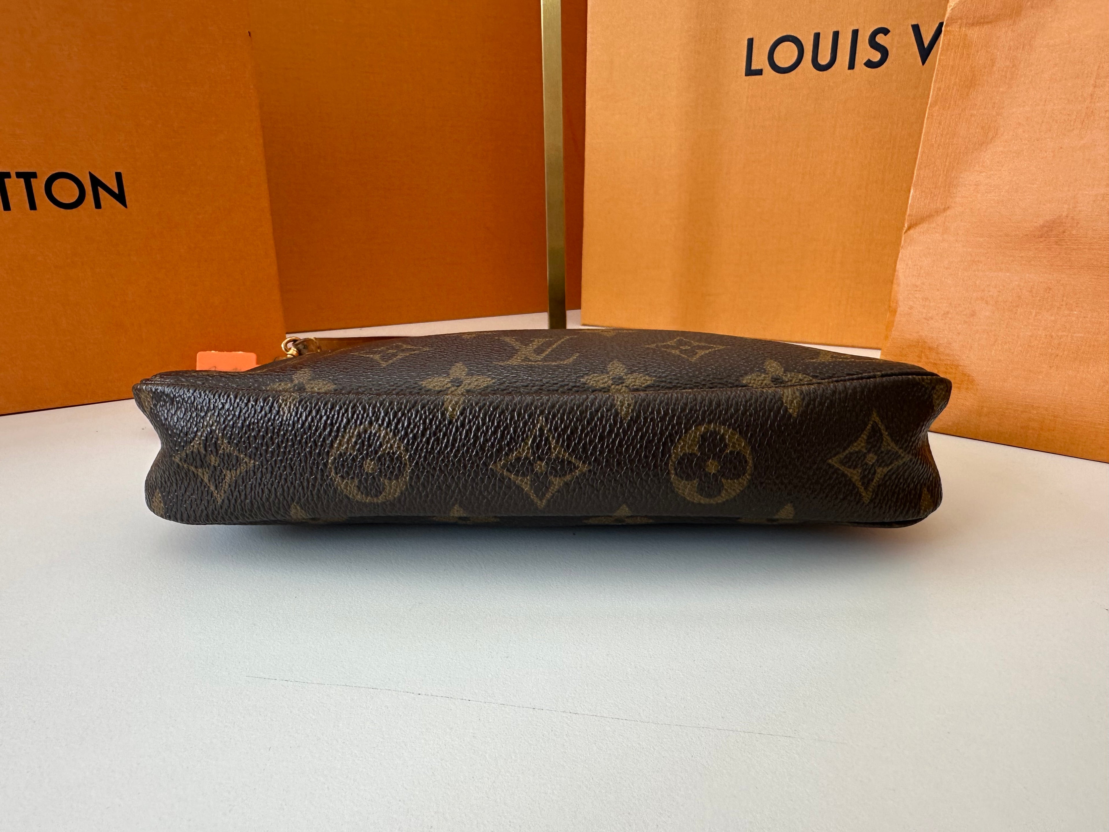 Louis Vuitton Pochette