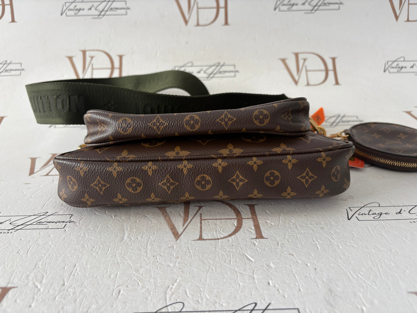 201426 - Louis Vuitton Multipochette