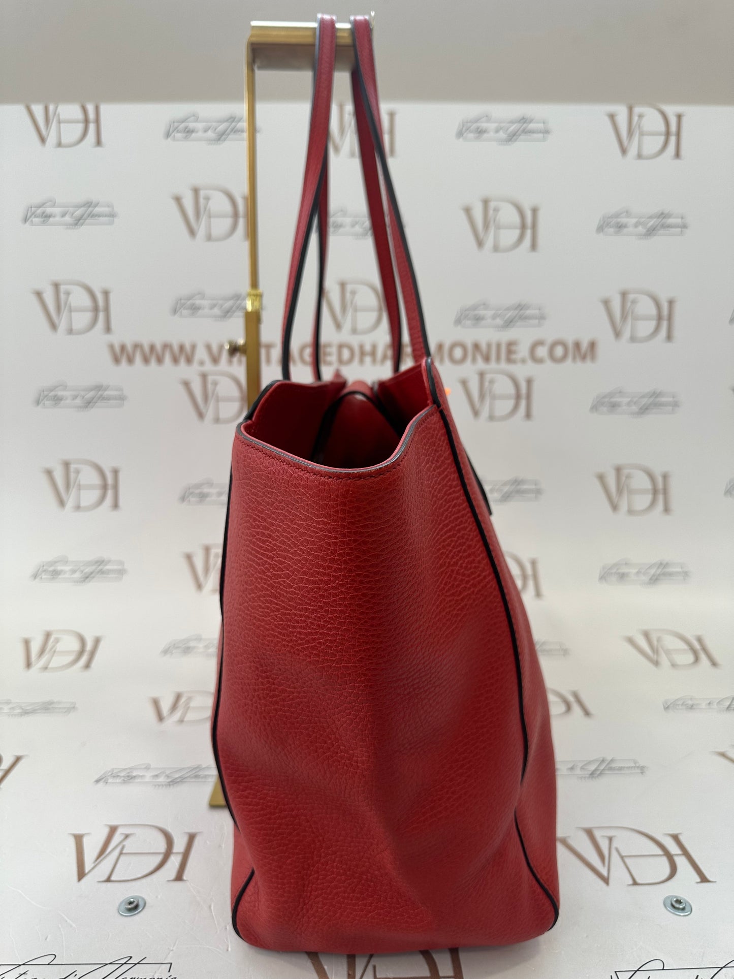 102621 - Gucci Swing