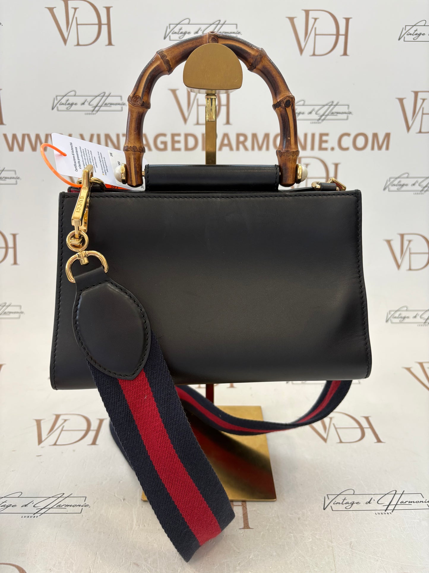383841 - Gucci Nymphaea