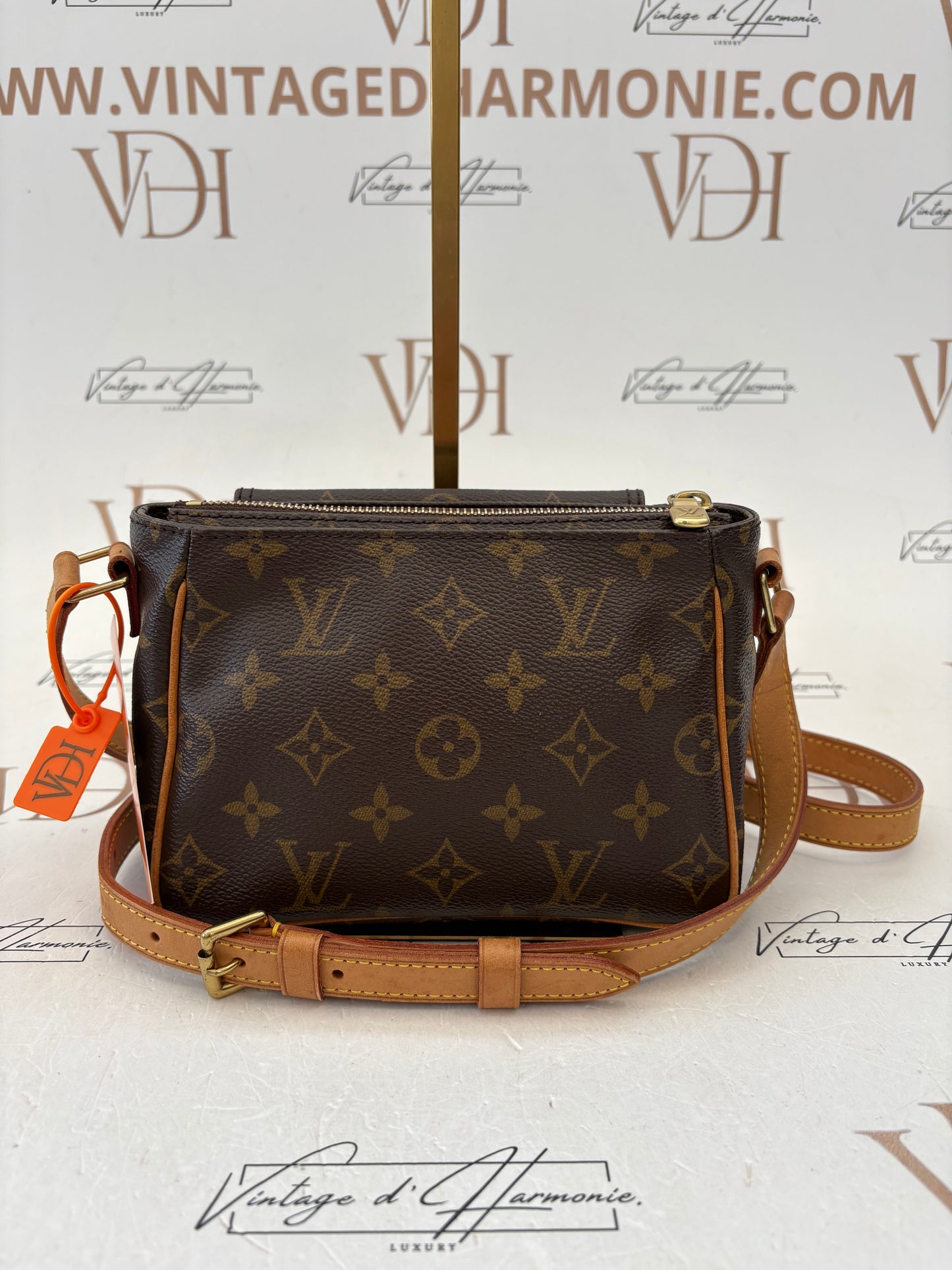 018872 - Louis Vuitton Viva Cite PM