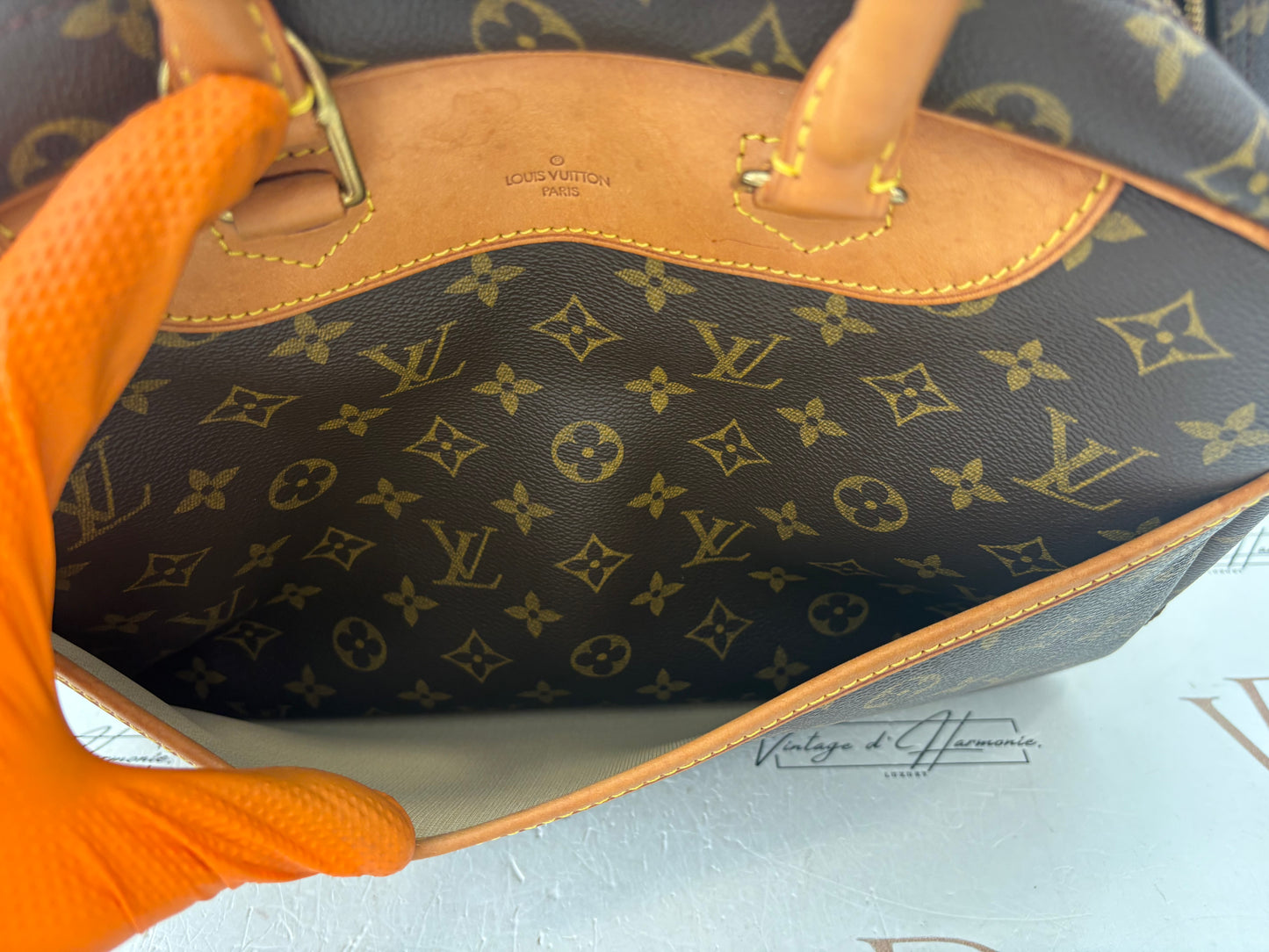 018748 - Louis Vuitton Deauville