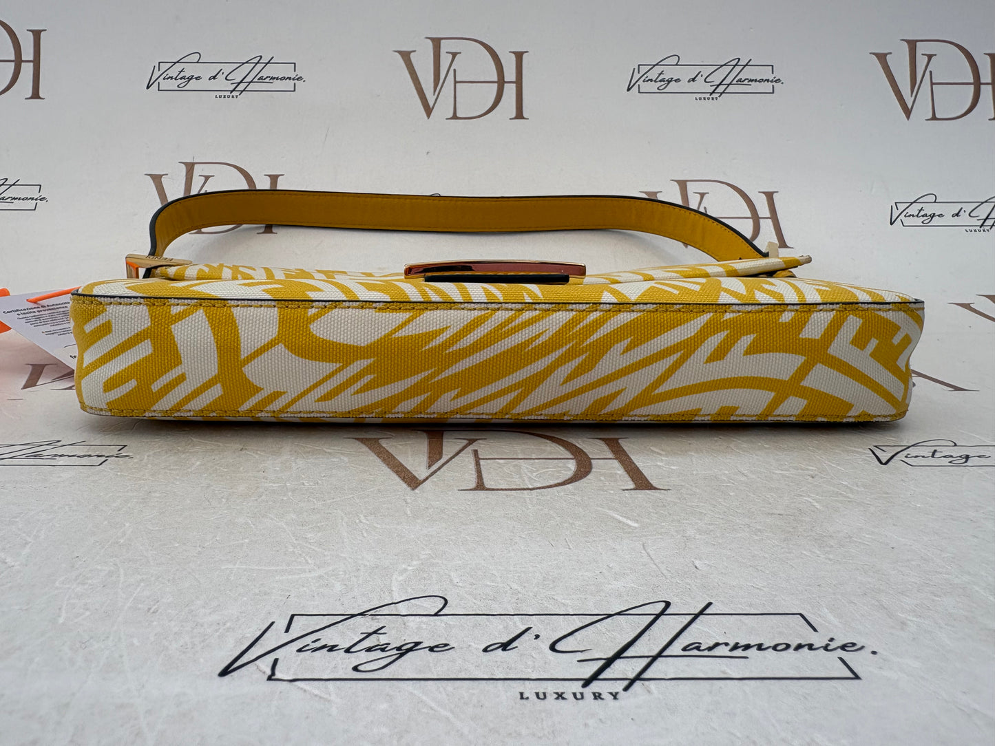 383618 - Fendi Baguette