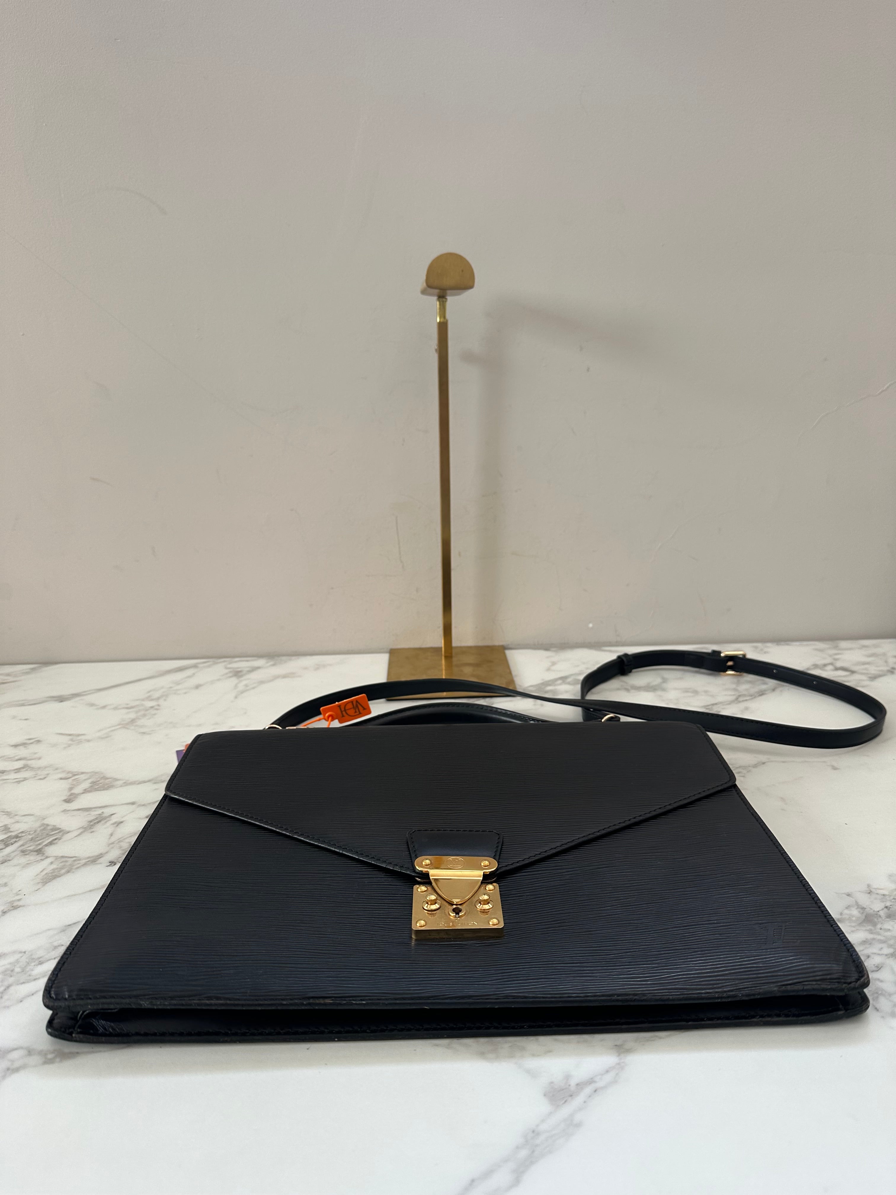 Louis Vuitton Epi Porte Documents Bandouliere