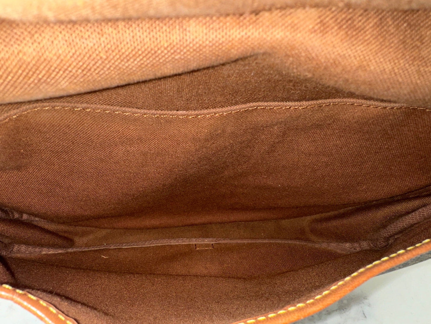 Louis Vuitton Saumur 30