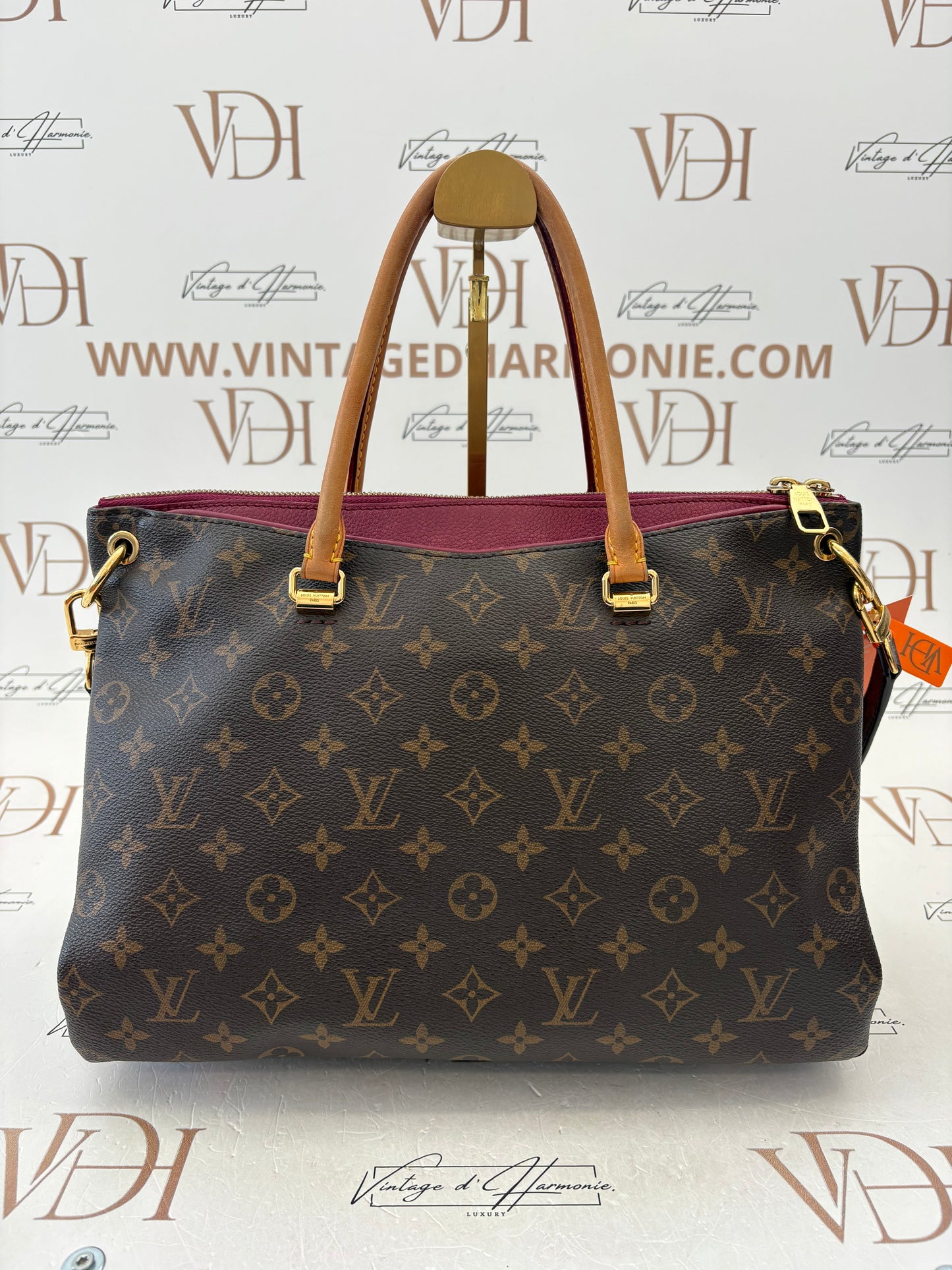 016937 - Louis Vuitton Pallas