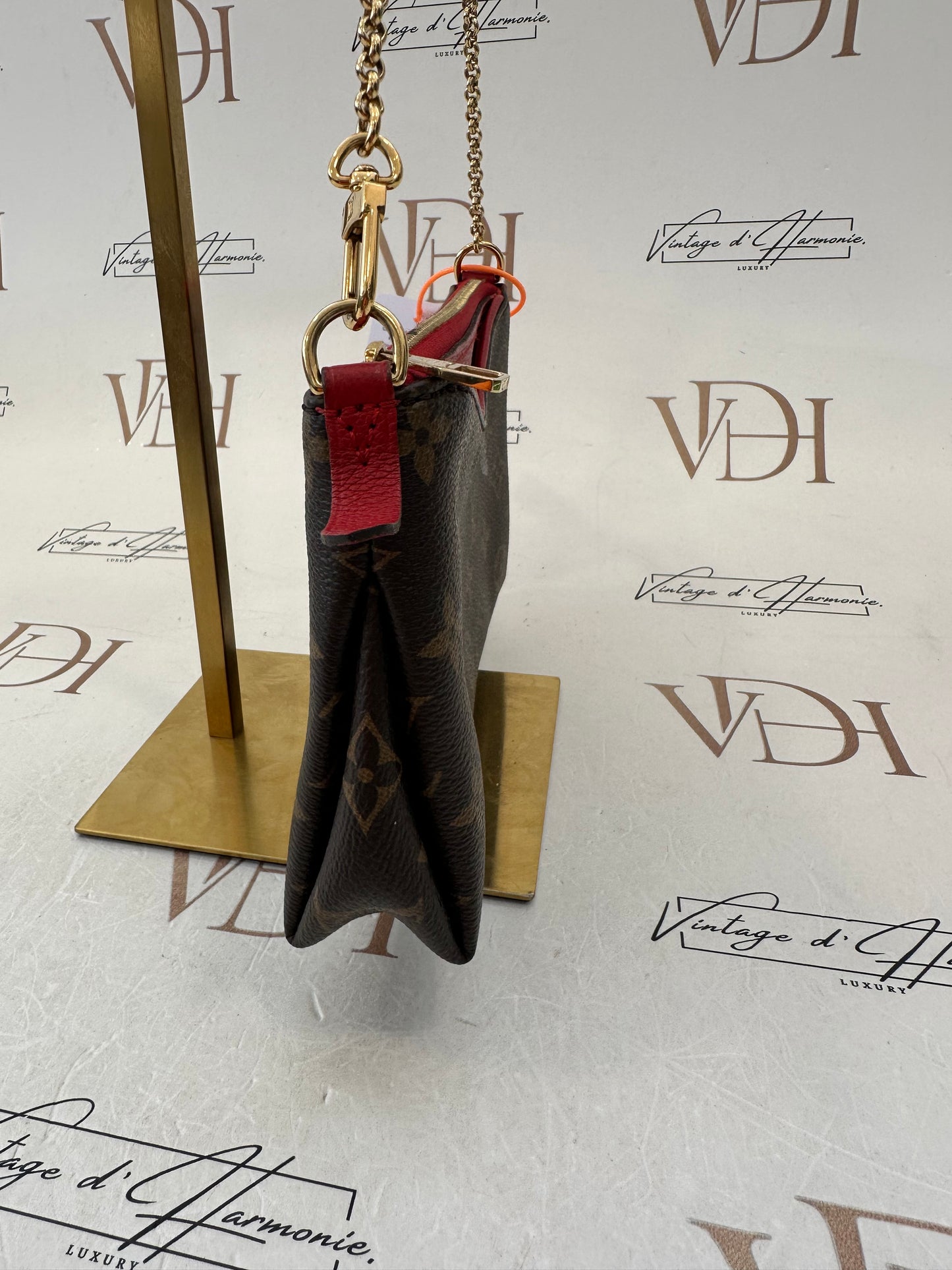 382894 - Louis Vuitton Pallas