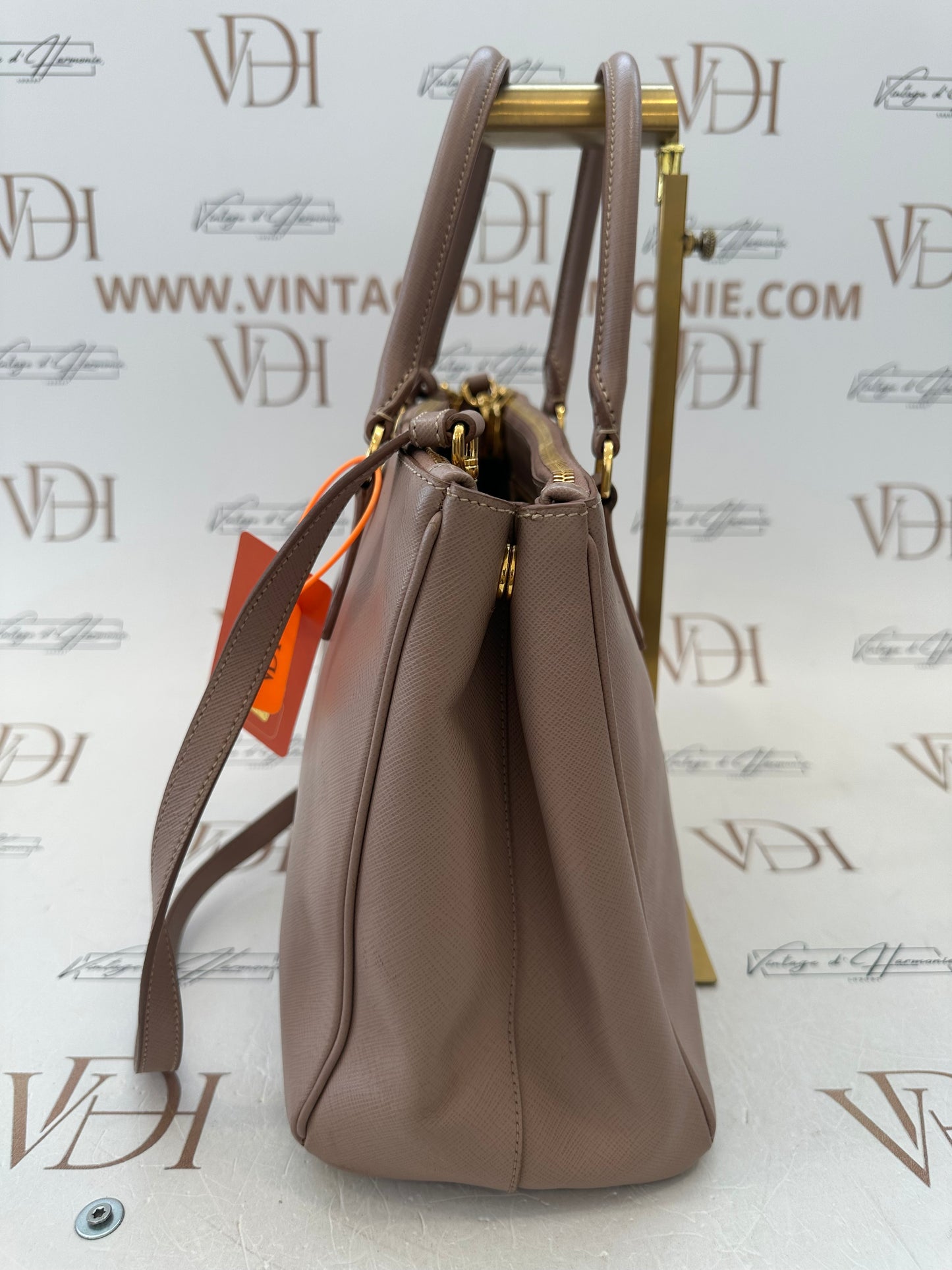 383142 - Prada Galleria