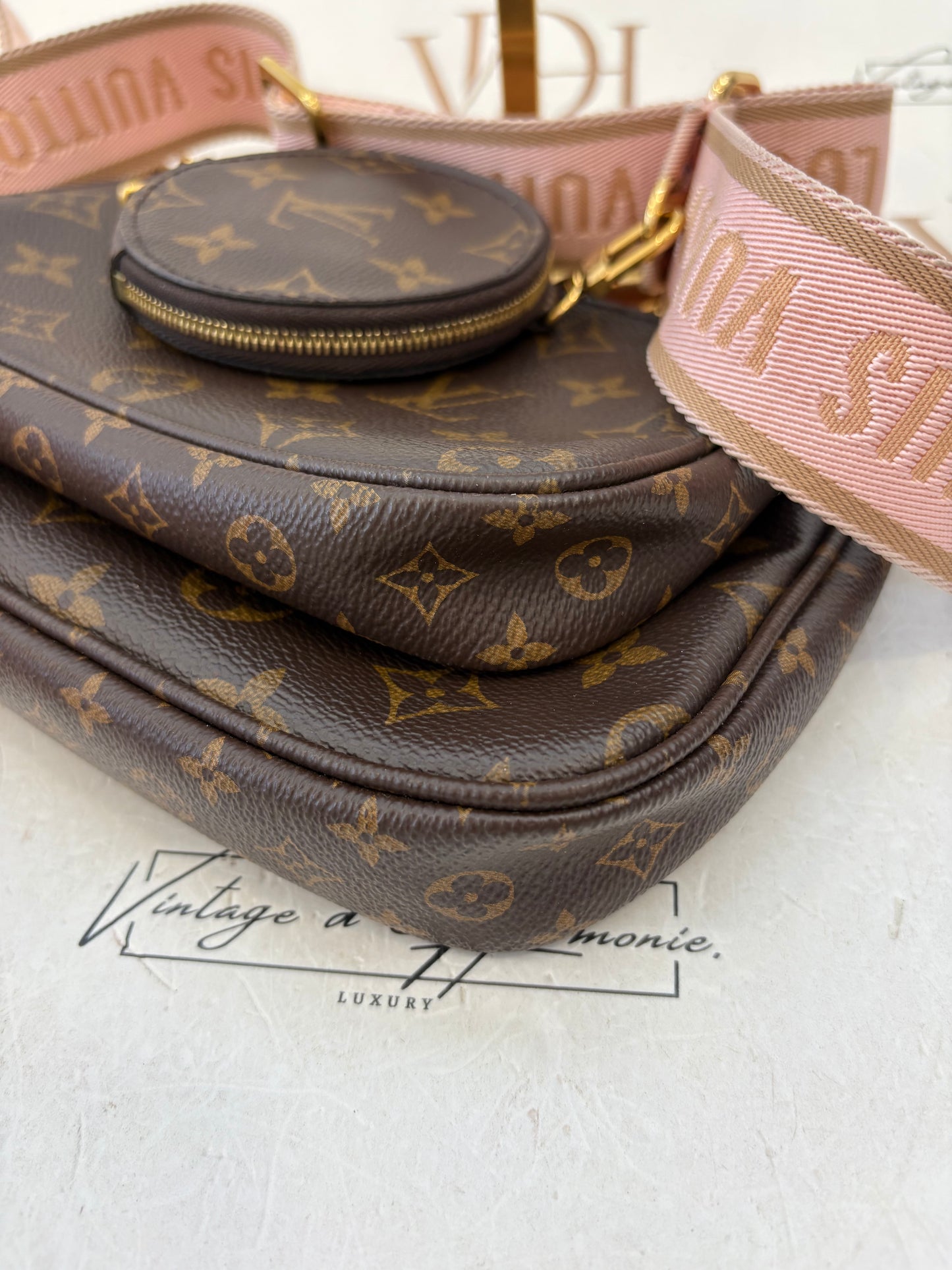 383754 - Louis Vuitton Multipochette