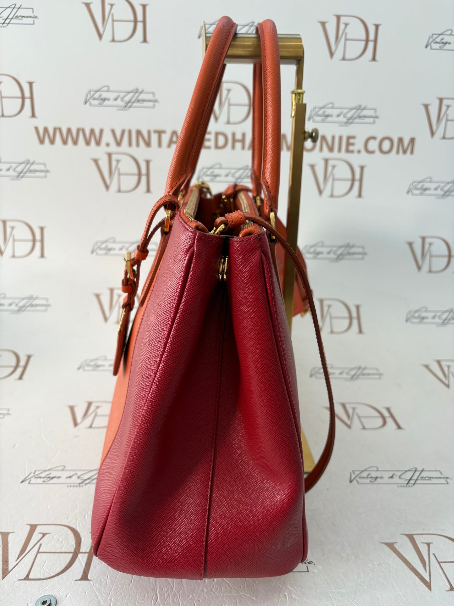 382869 - Prada Galleria
