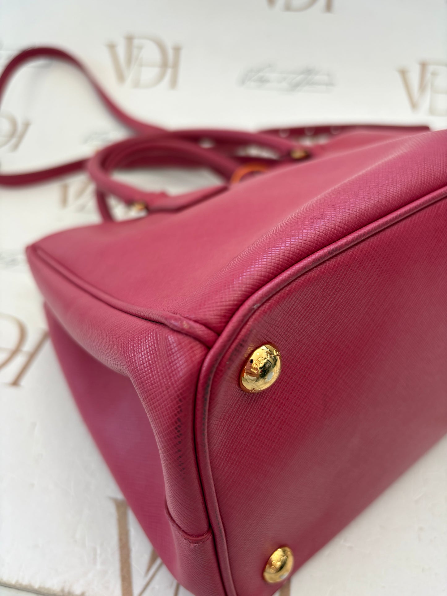 384200 - Prada Galleria