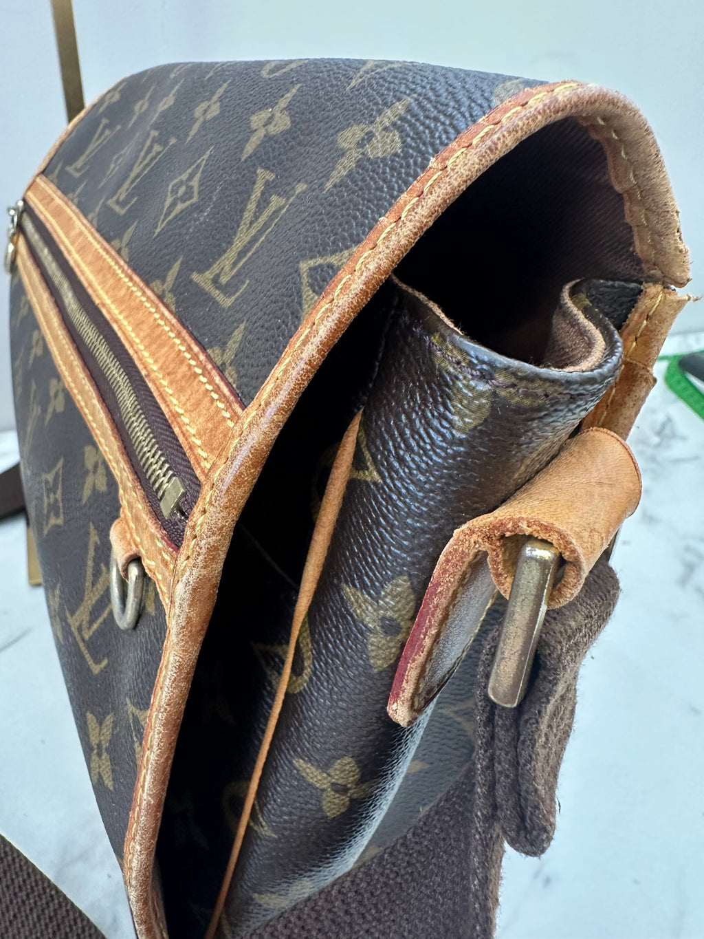 Louis Vuitton Messenger Bosphore