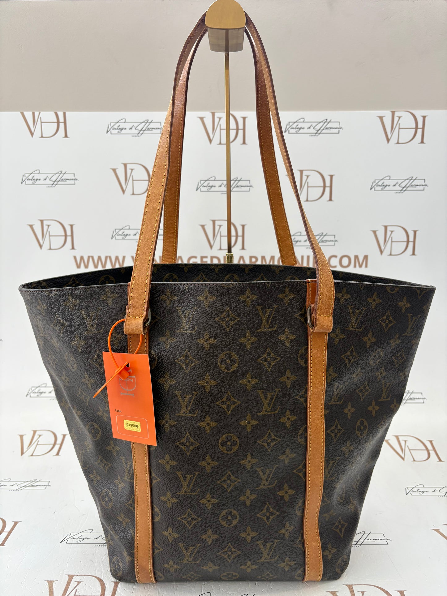 019008 - Louis Vuitton Sac Shopping