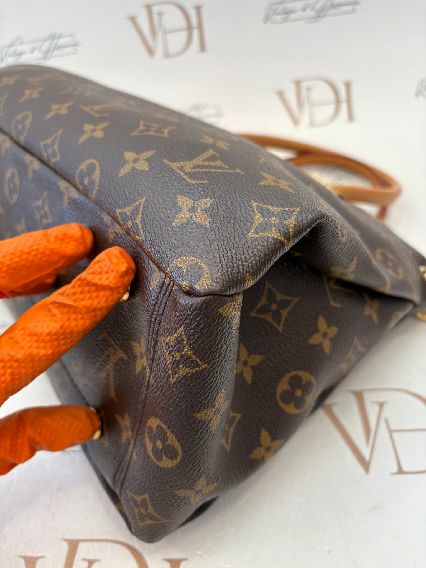 383395 - Louis Vuitton Pallas