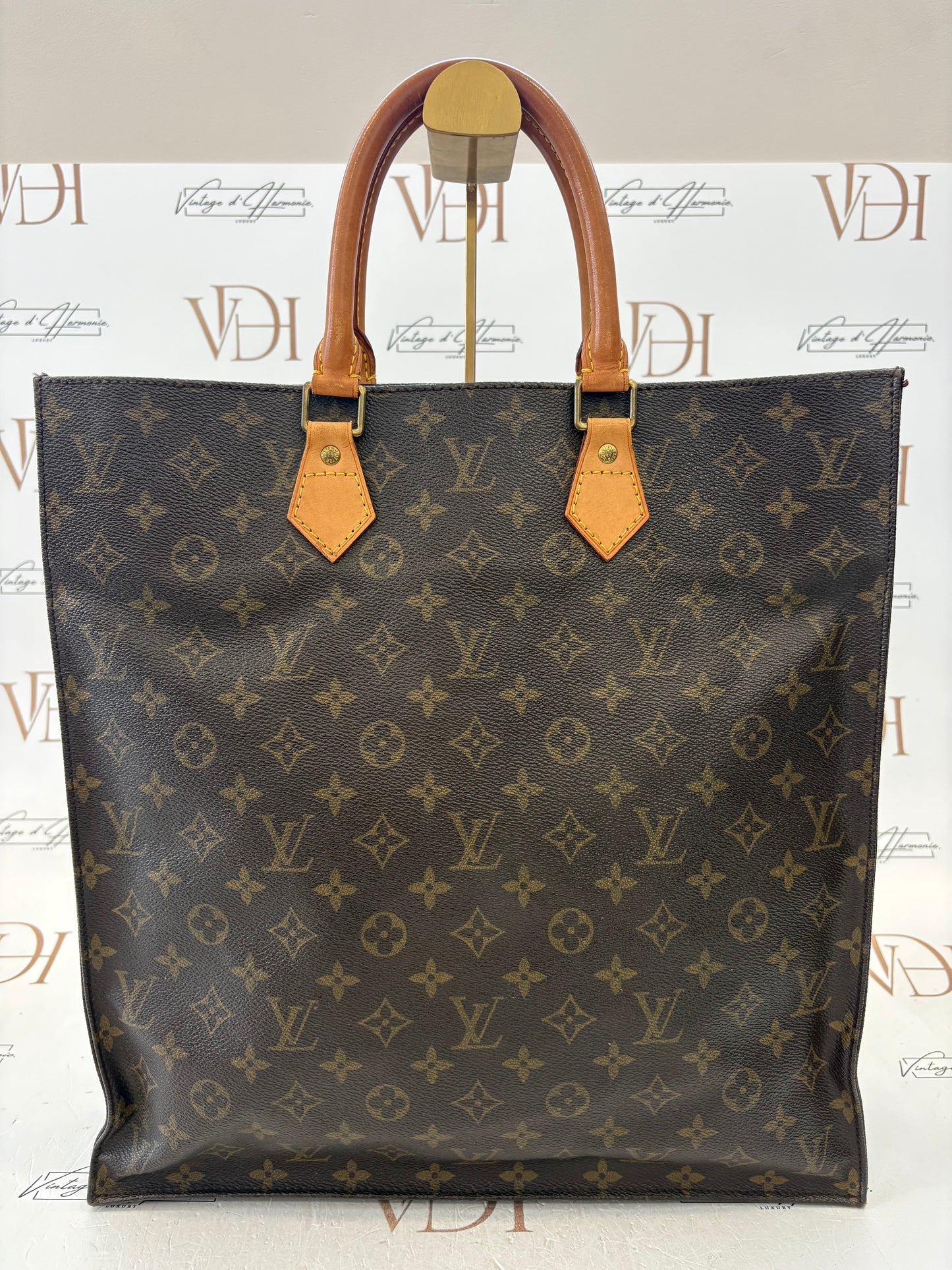 018779 - Louis Vuitton Sac Plat