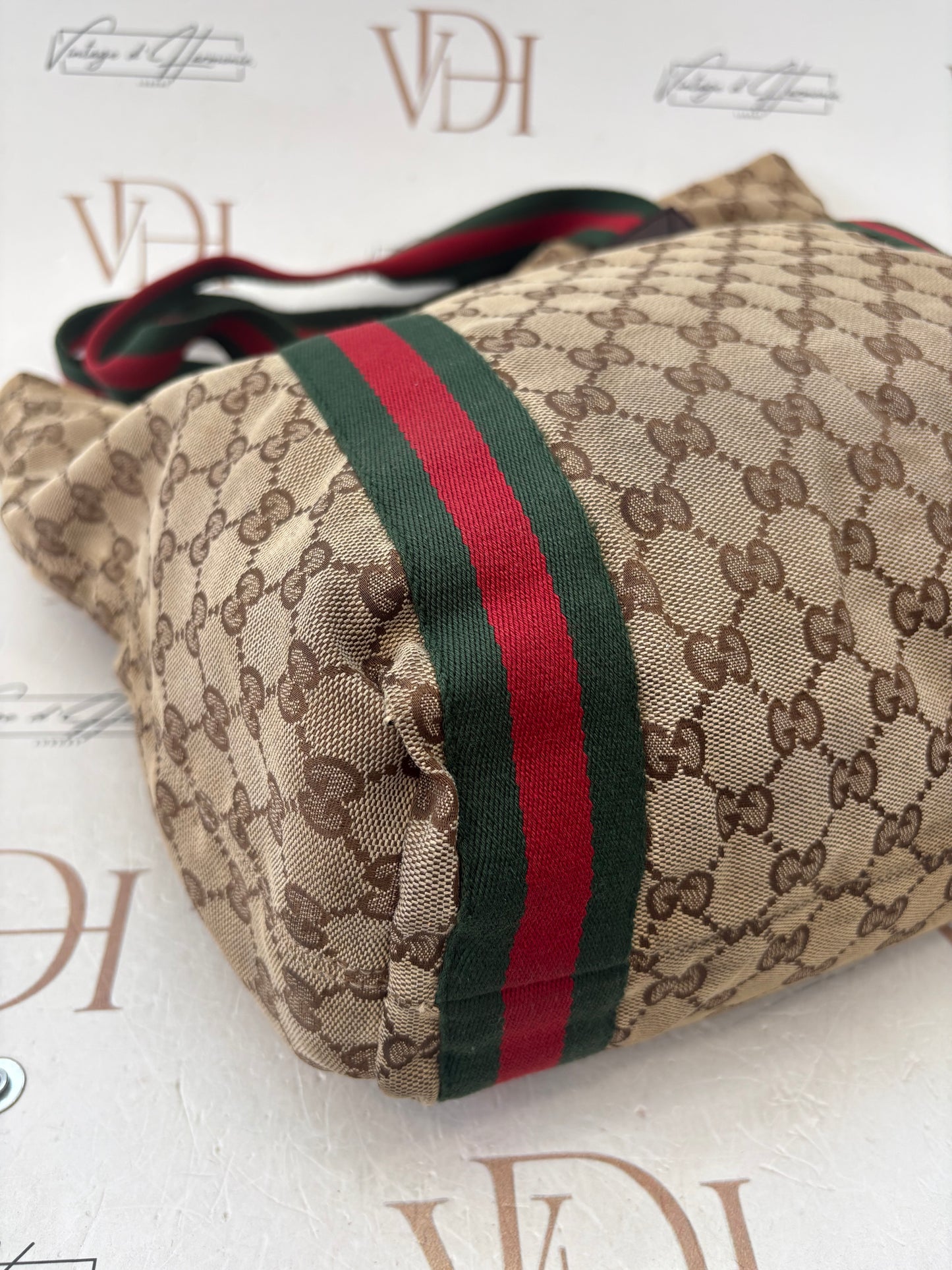 384241 - Gucci Diaper
