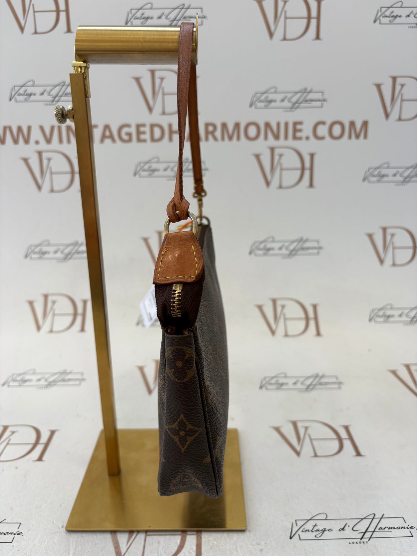 018381 - Louis Vuitton Pochette Accessoires