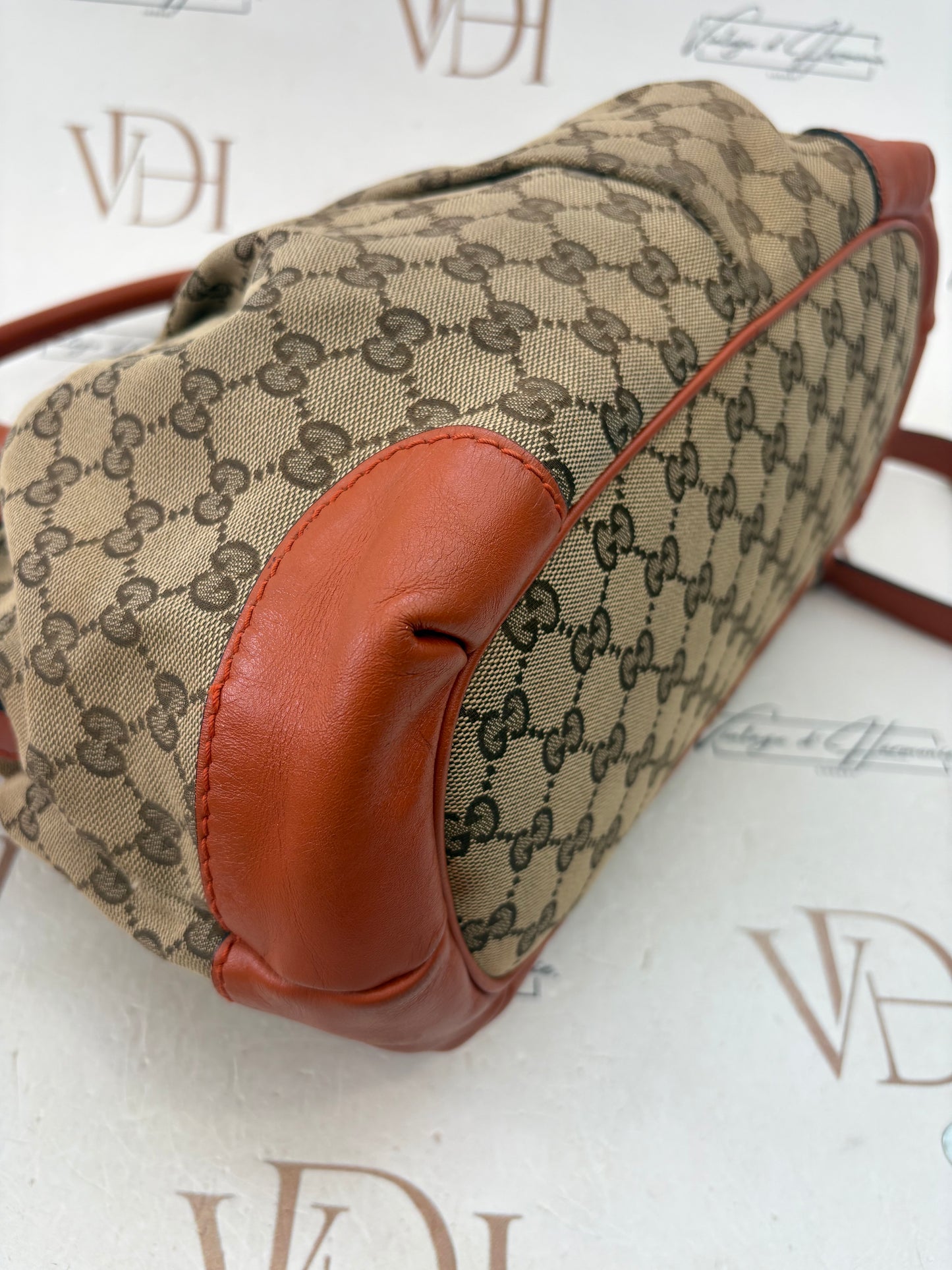 384043 - Gucci Sukey