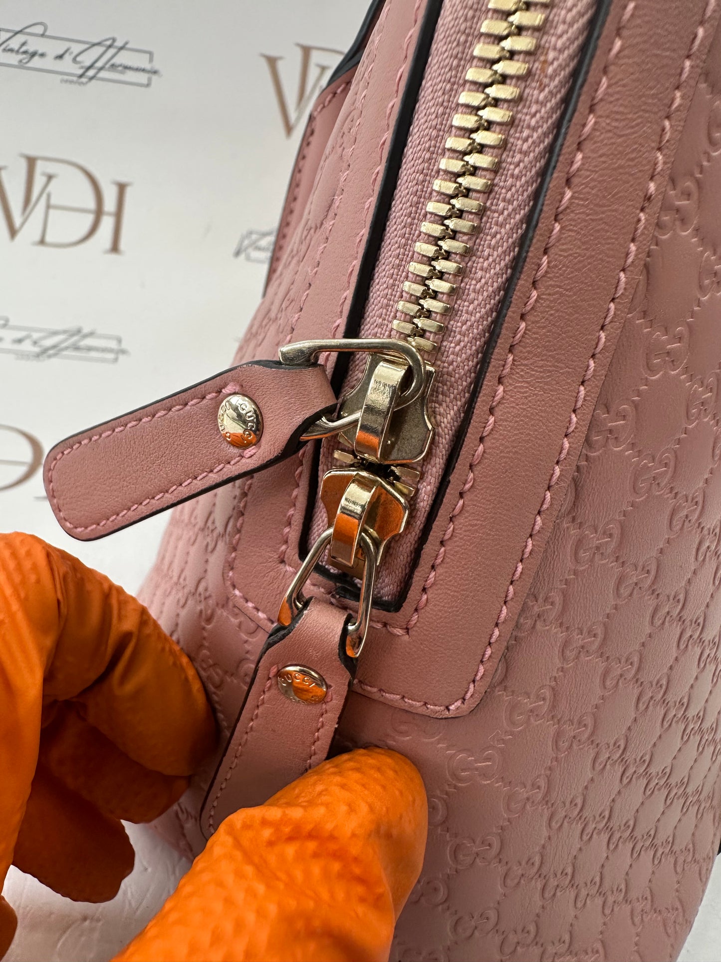 382745 - Gucci