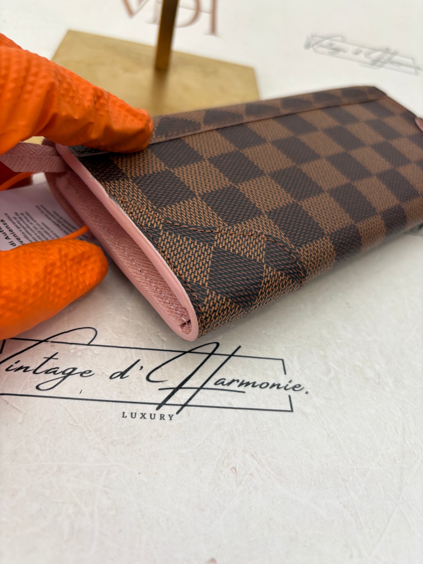383269 - Louis Vuitton Caissa Wallet