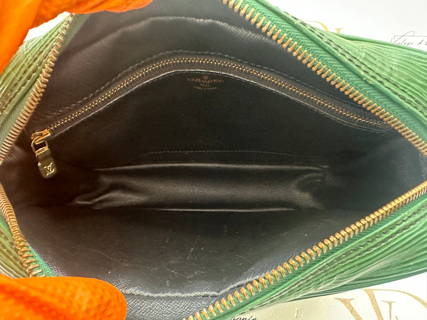 016877 - Louis Vuitton Trocadero 23