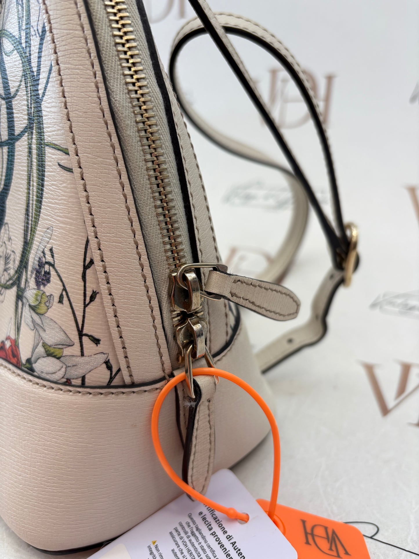 383549 - Gucci Full Moon