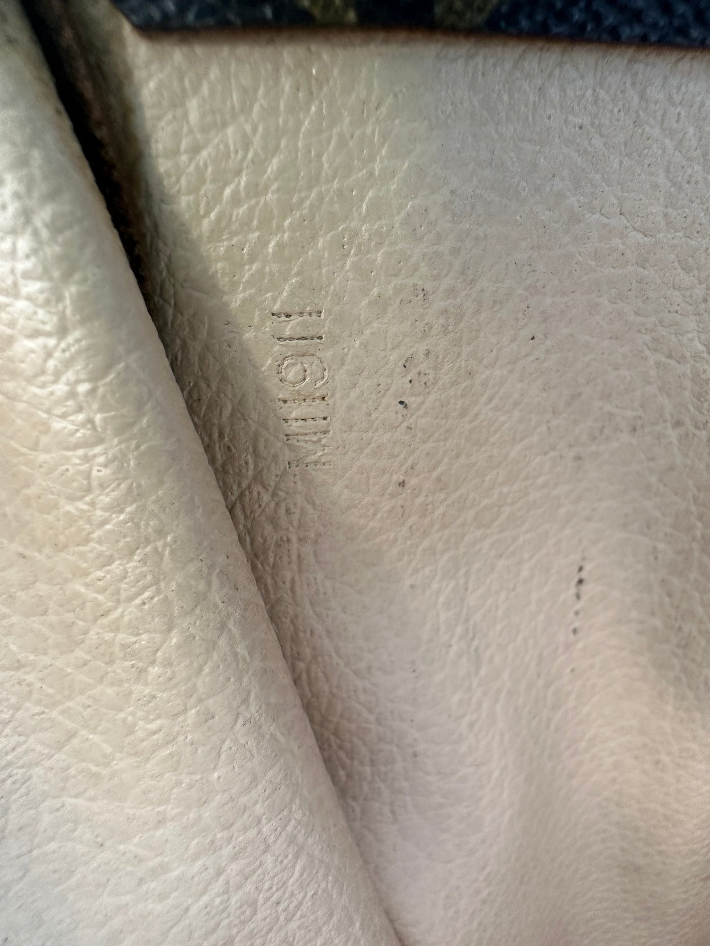 Louis Vuitton Sac Plat