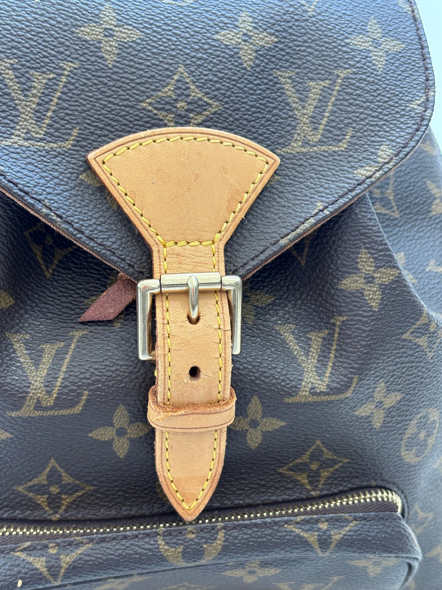017177 - Louis Vuitton Montsouris MM