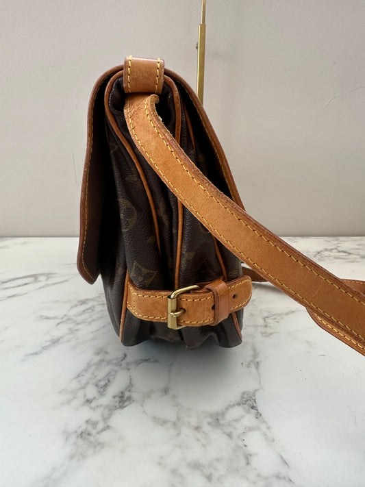 Louis Vuitton Saumur 30