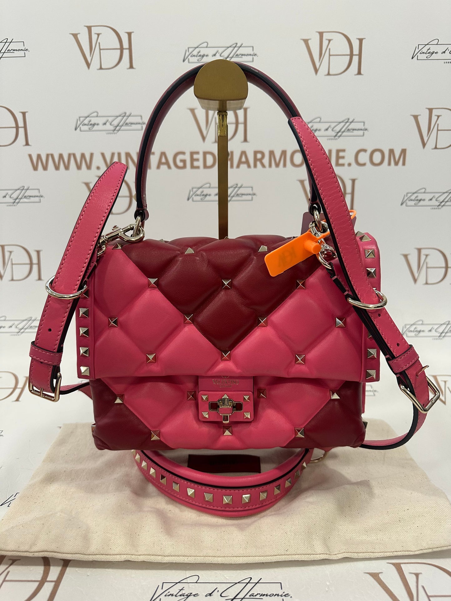 382940 - Valentino Candystud