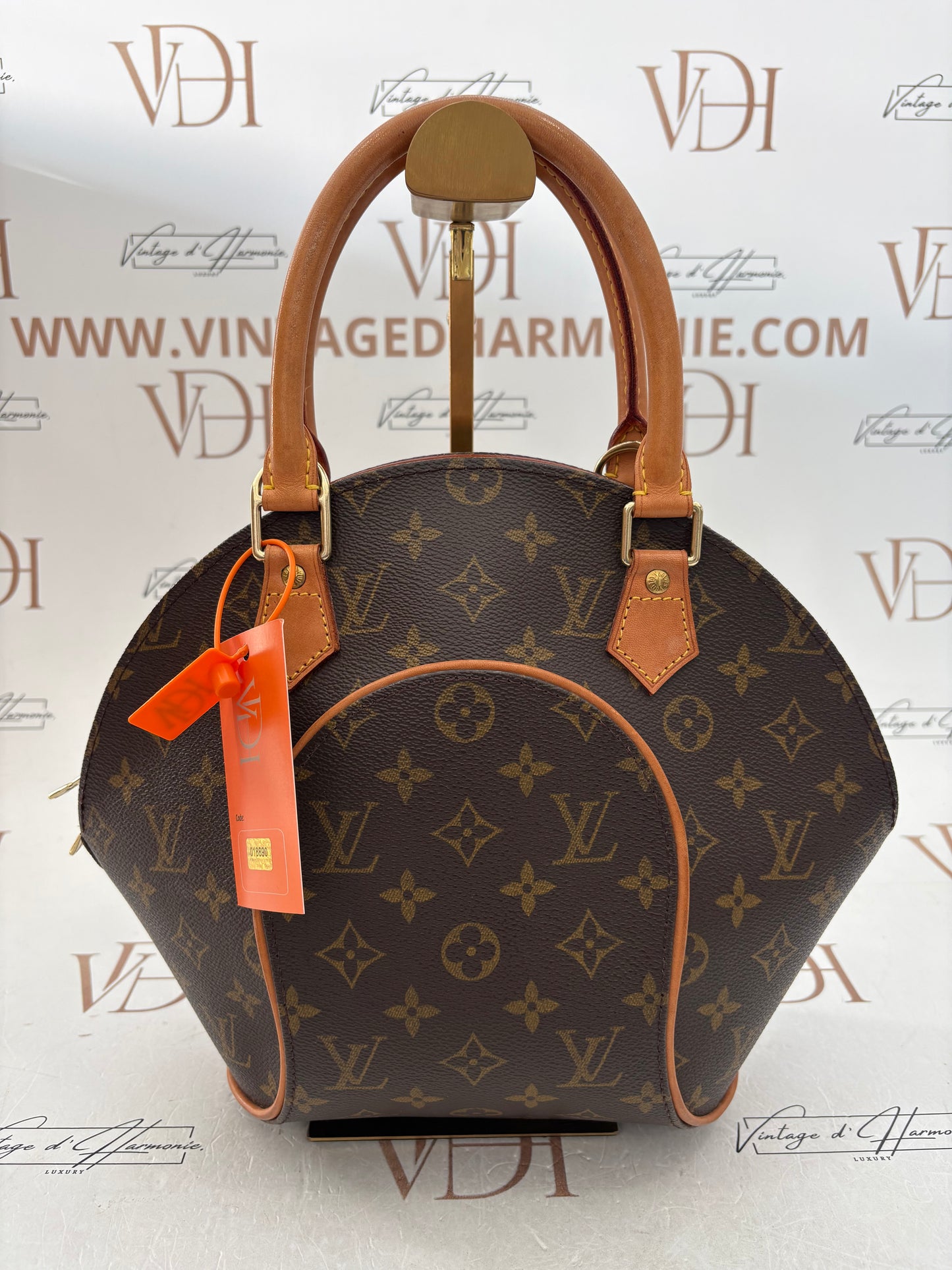 018890 - Louis Vuitton Ellipse PM