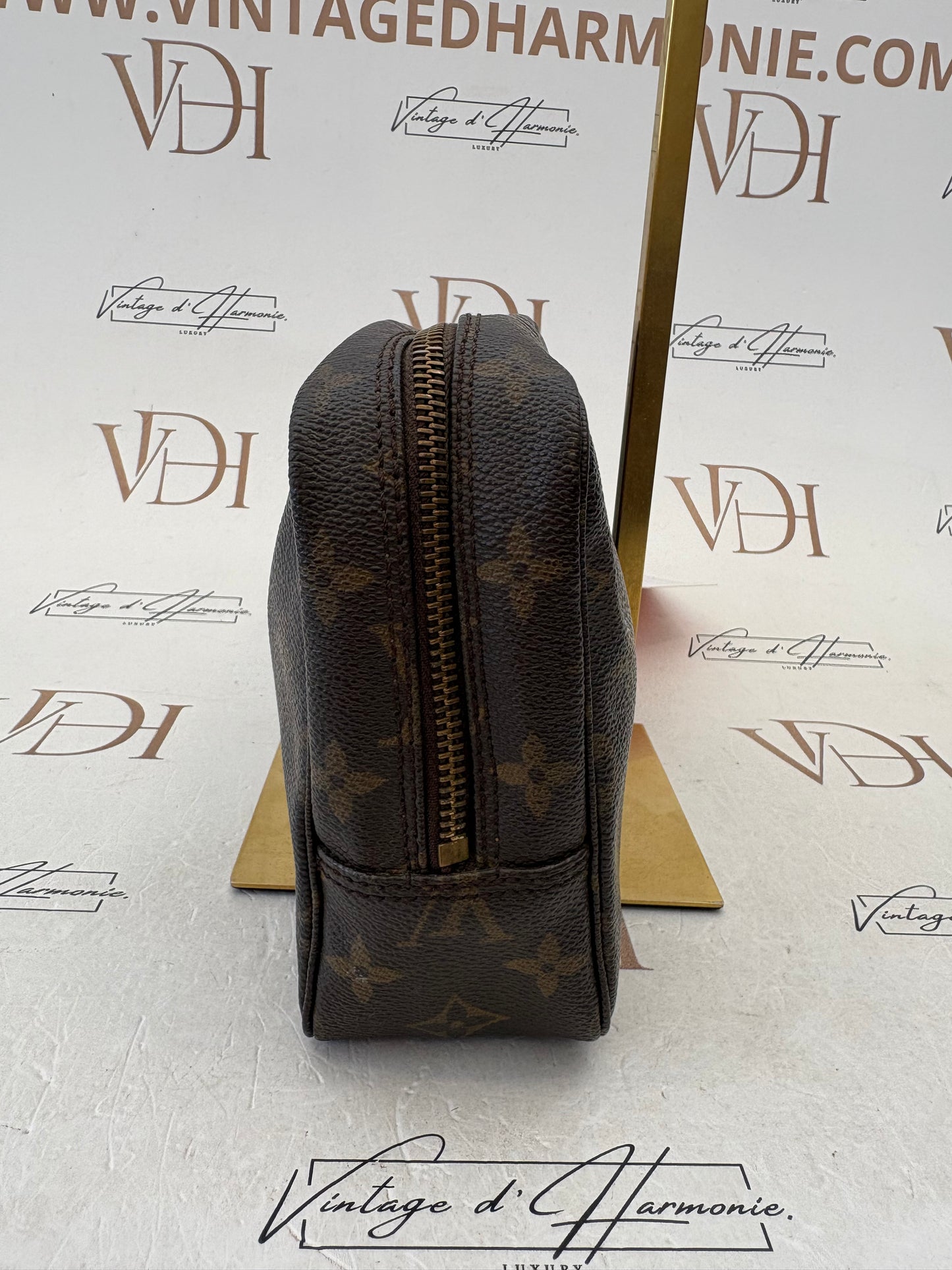 018933 - Louis Vuitton Trousse Toilette 23
