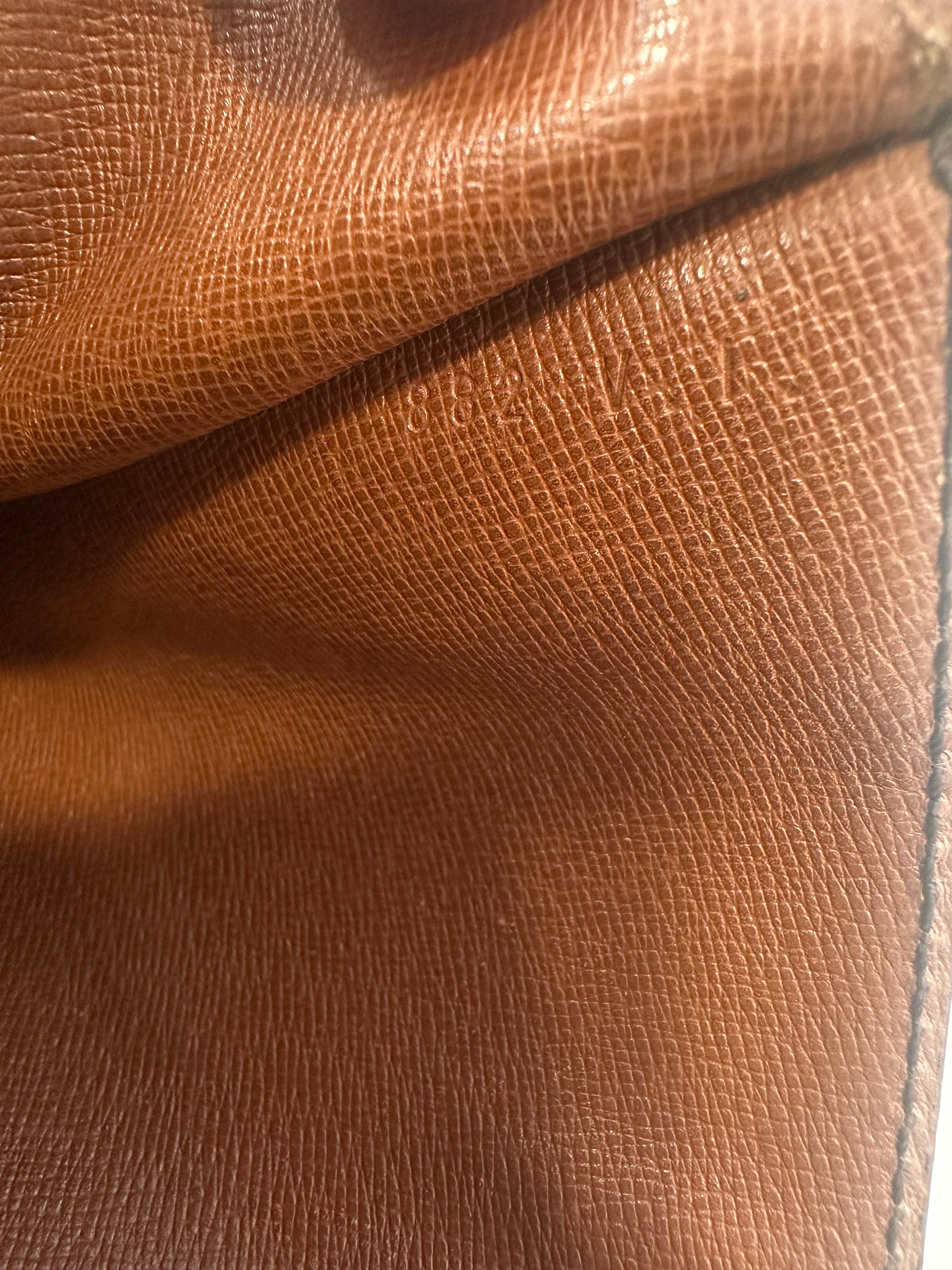 Louis Vuitton Monceau 28