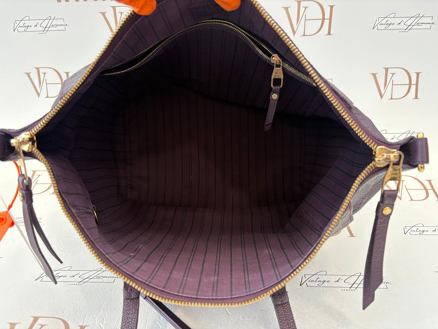382889 - Louis Vuitton Lumineuse