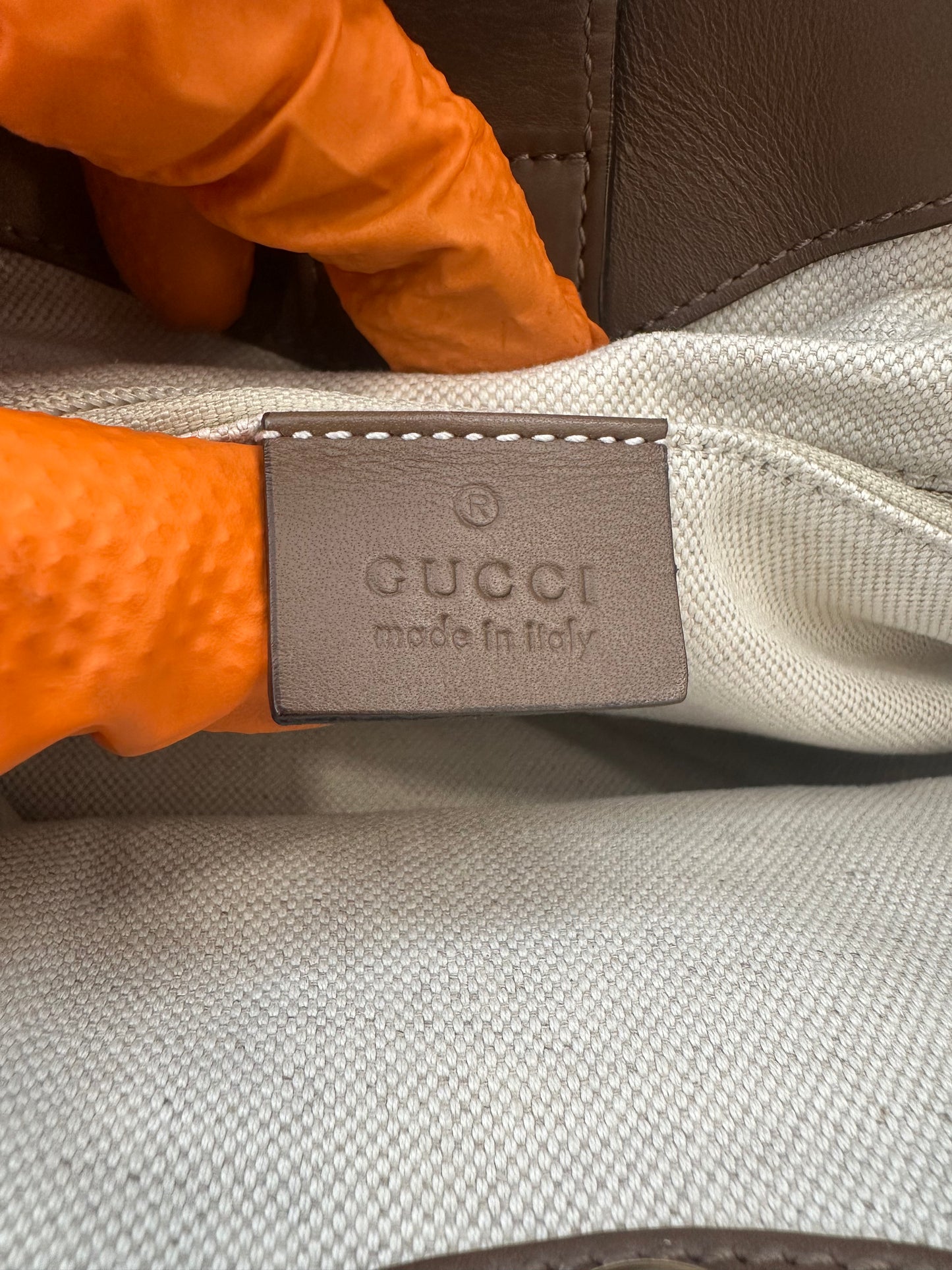 382508 - Gucci Sukey
