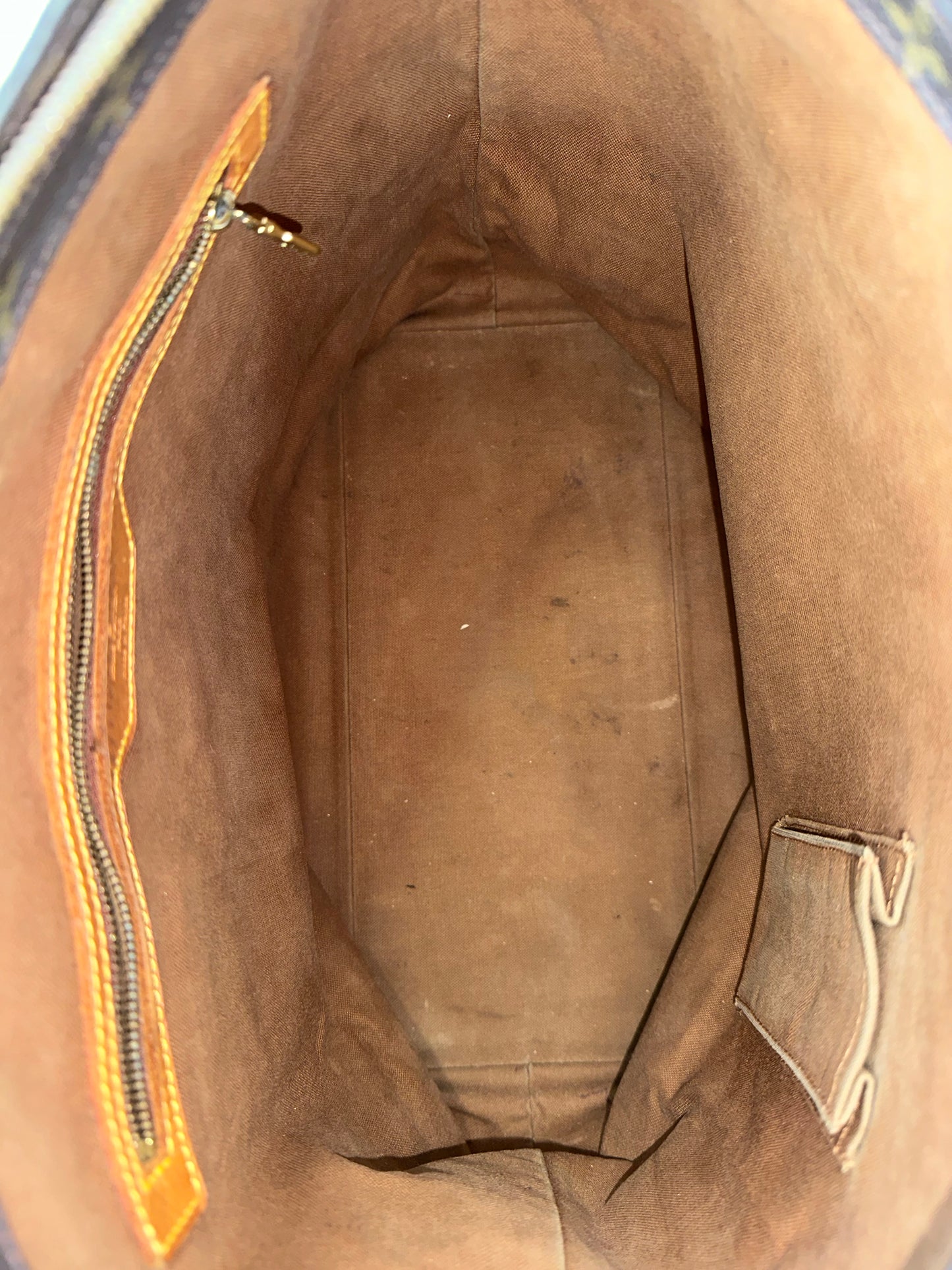 Louis Vuitton Cabas mezzo