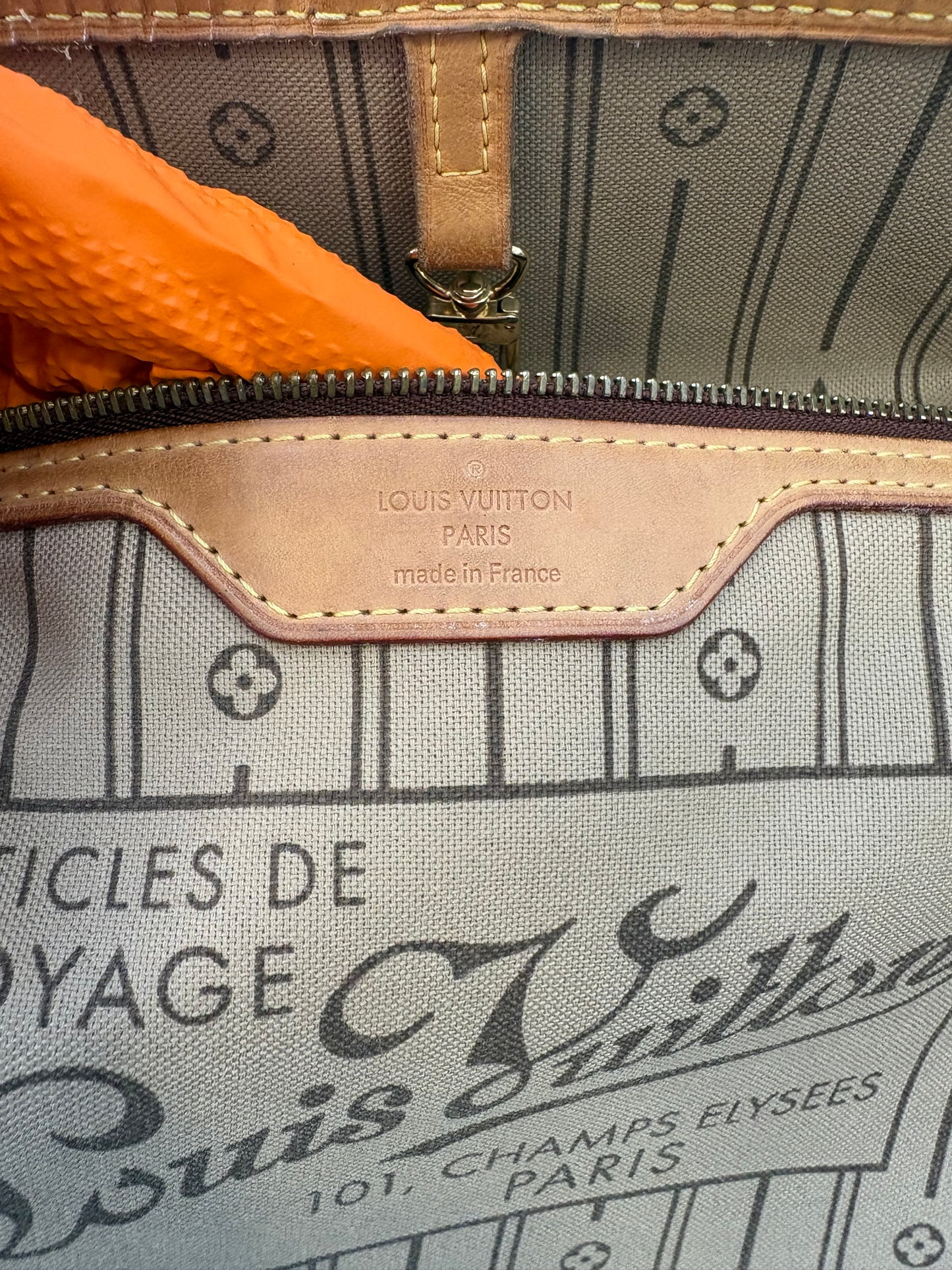 383924- Louis Vuitton Neverfull